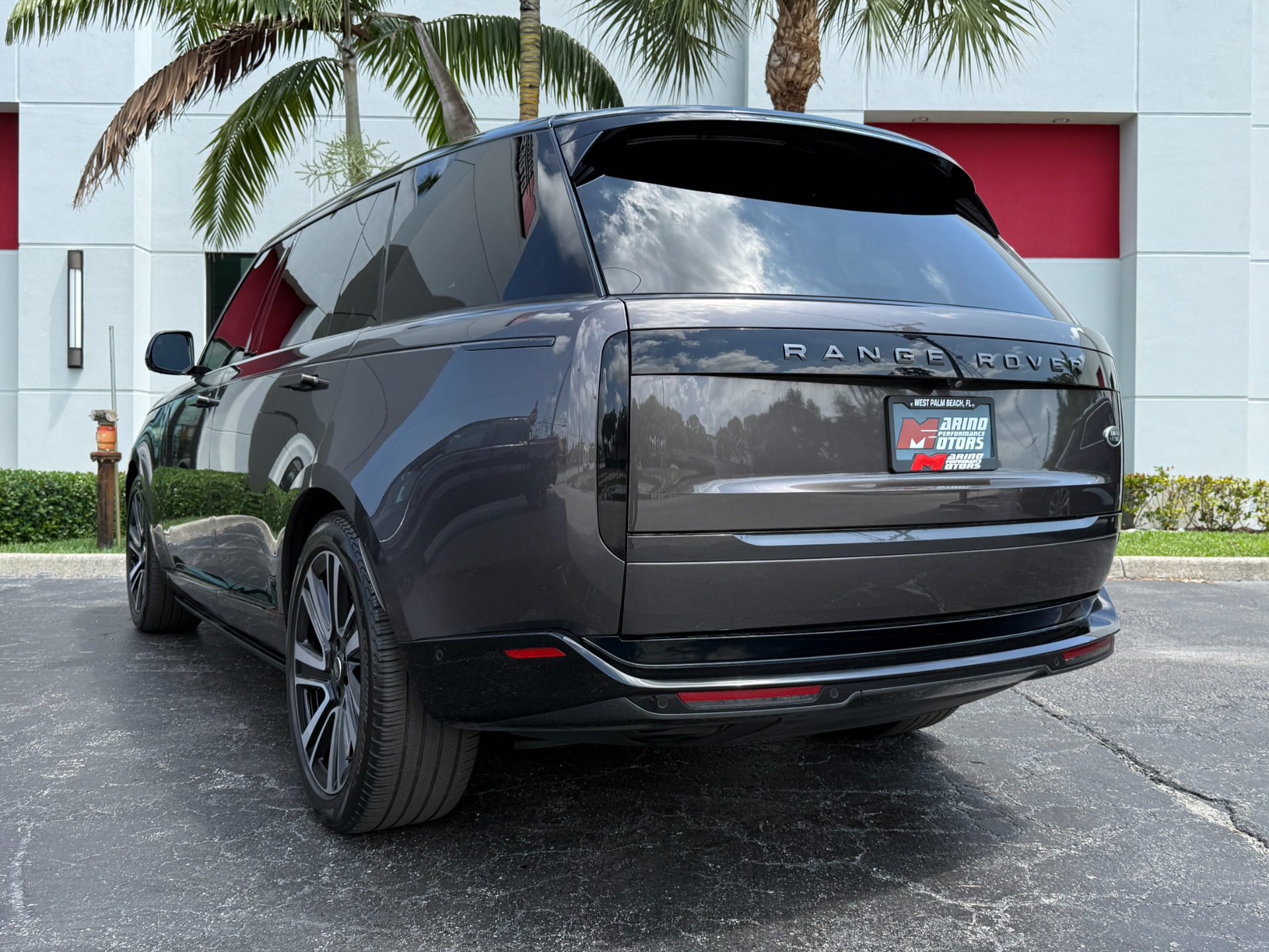 Used-2023-Land-Rover-Range-Rover-P400-SE-LWB