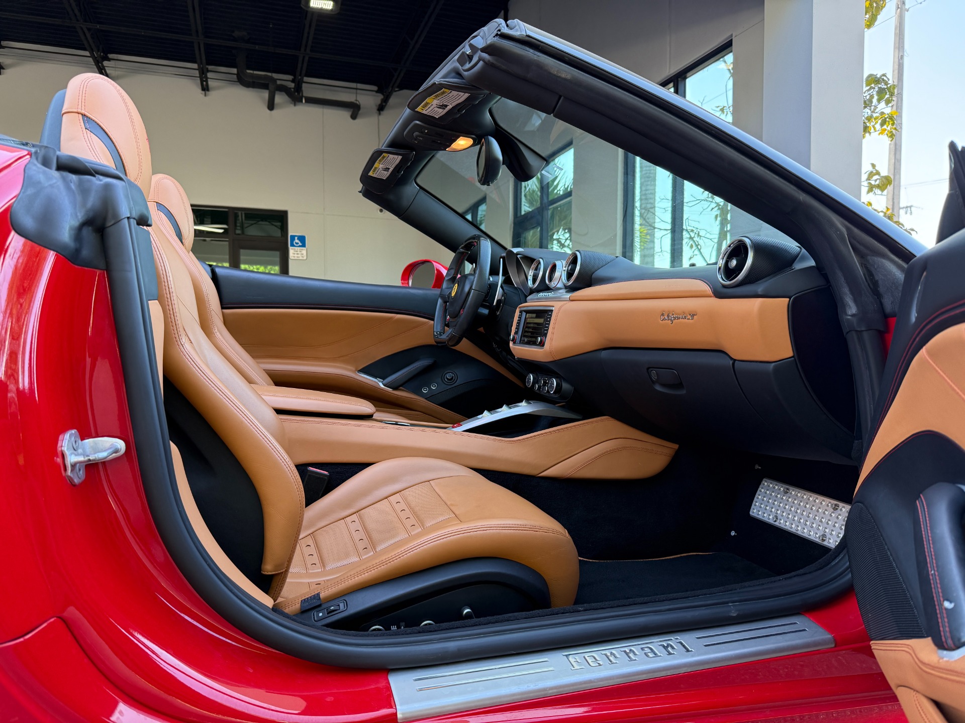 Used-2017-Ferrari-California-T