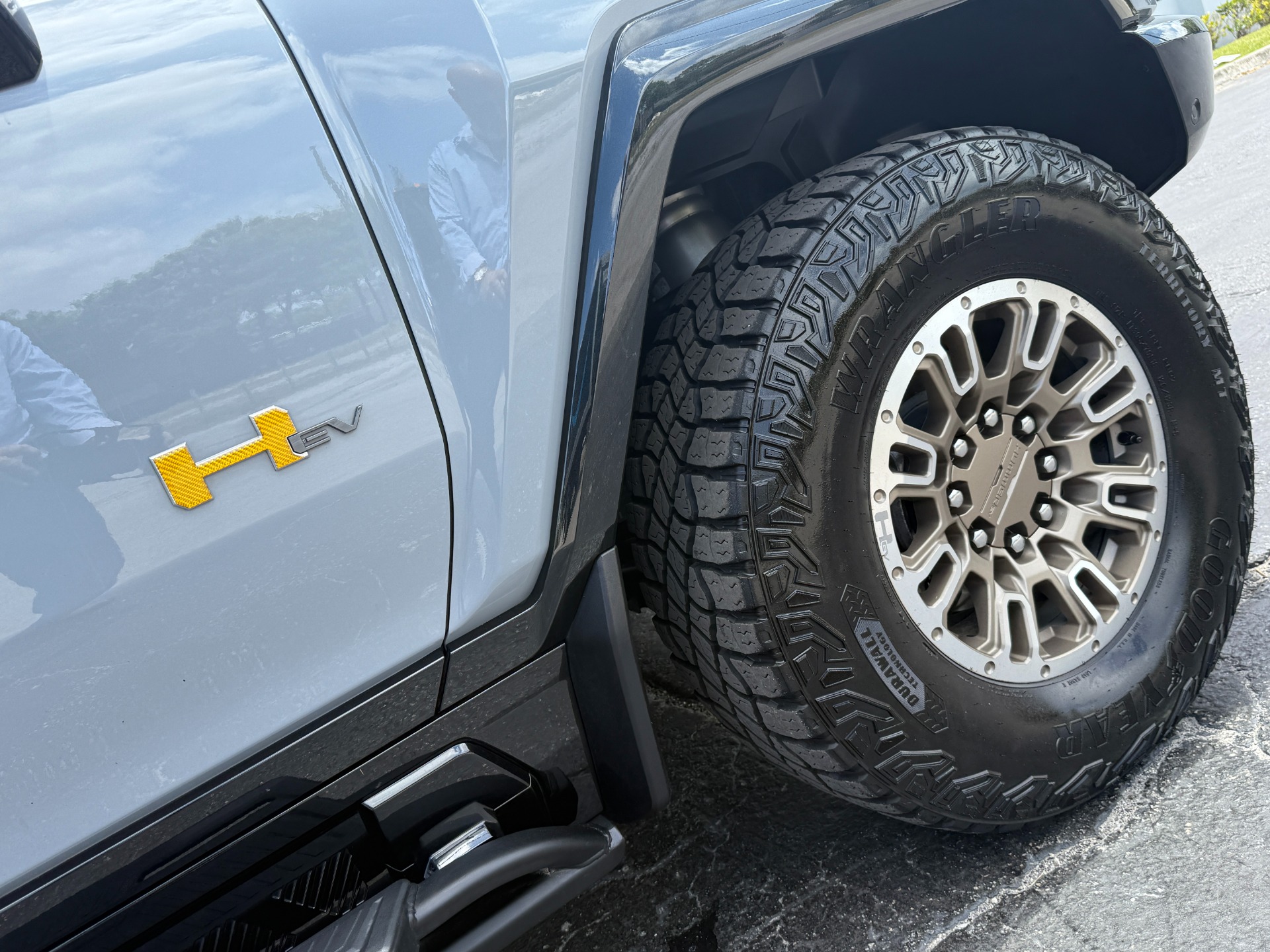 Used-2024-GMC-HUMMER-EV-3X