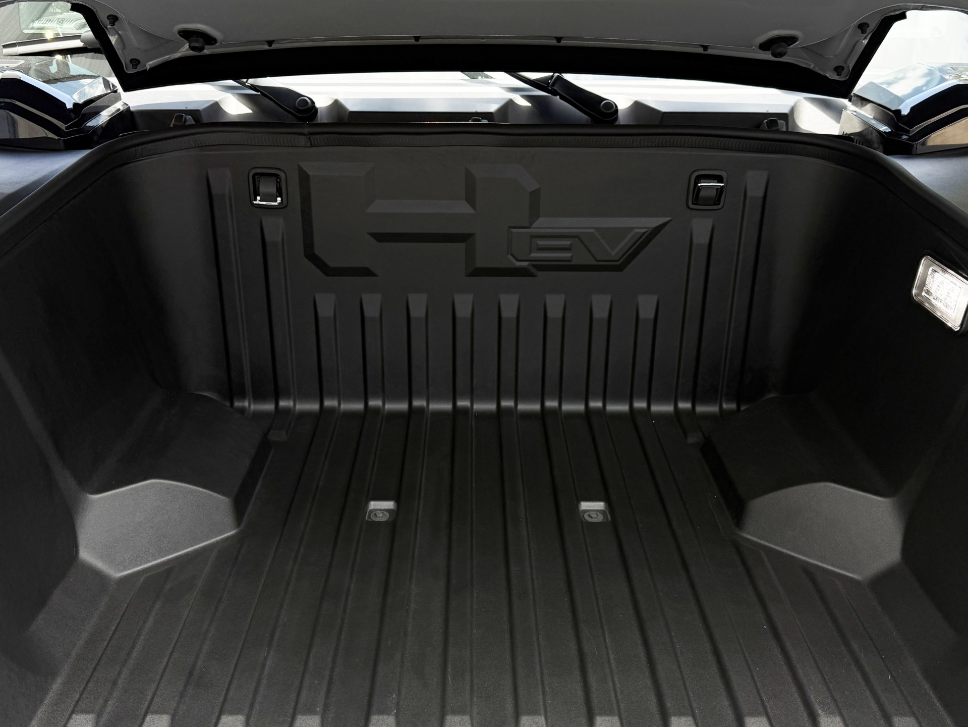 Used-2024-GMC-HUMMER-EV-3X