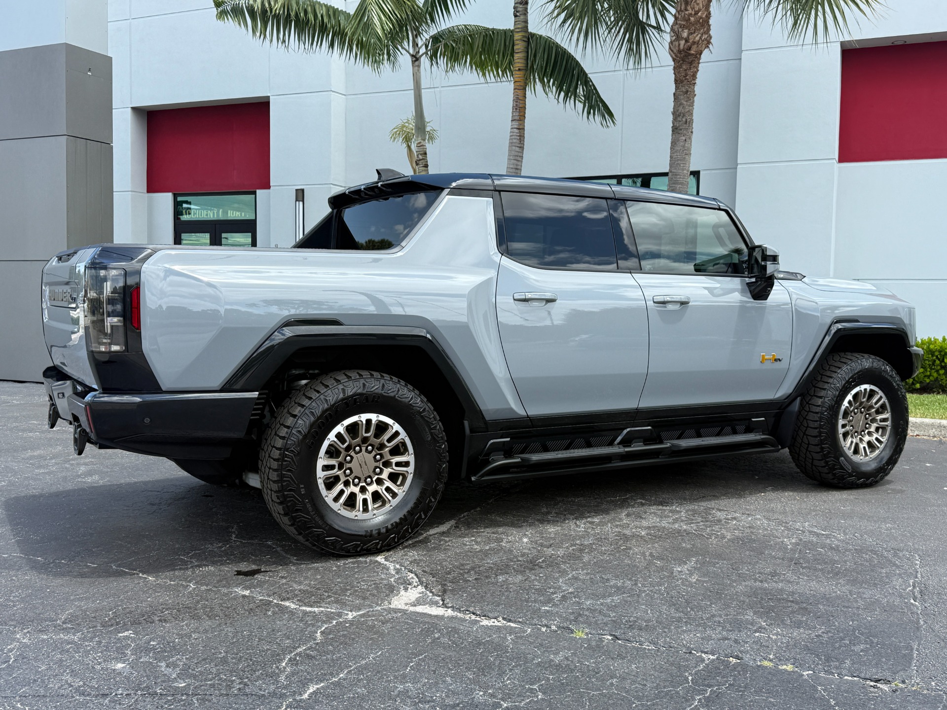 Used-2024-GMC-HUMMER-EV-3X