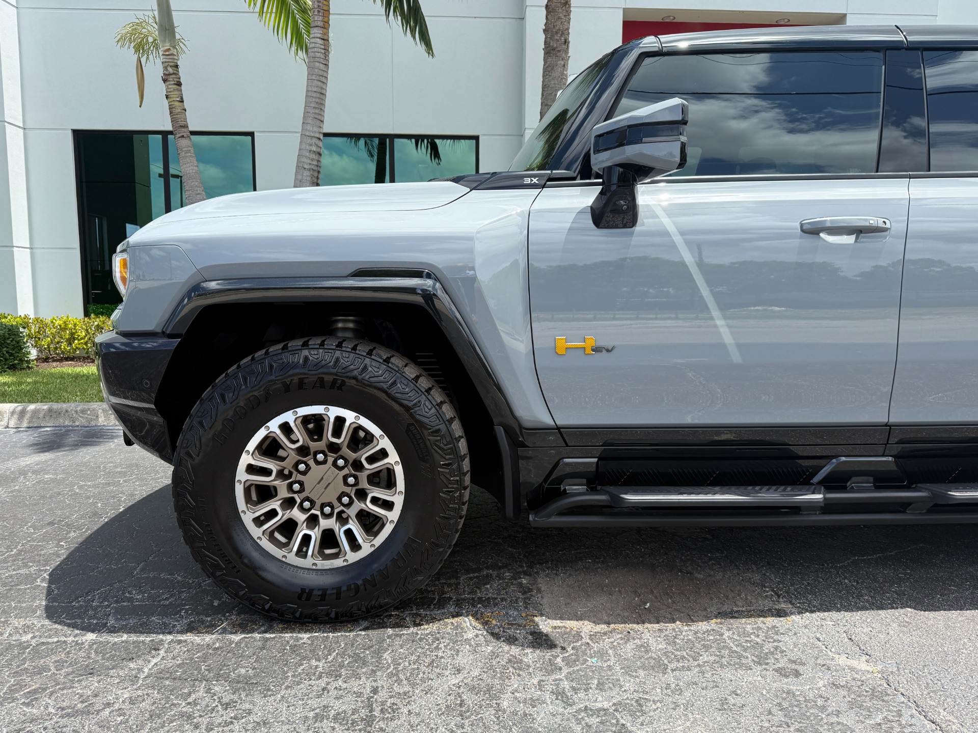 Used-2024-GMC-HUMMER-EV-3X