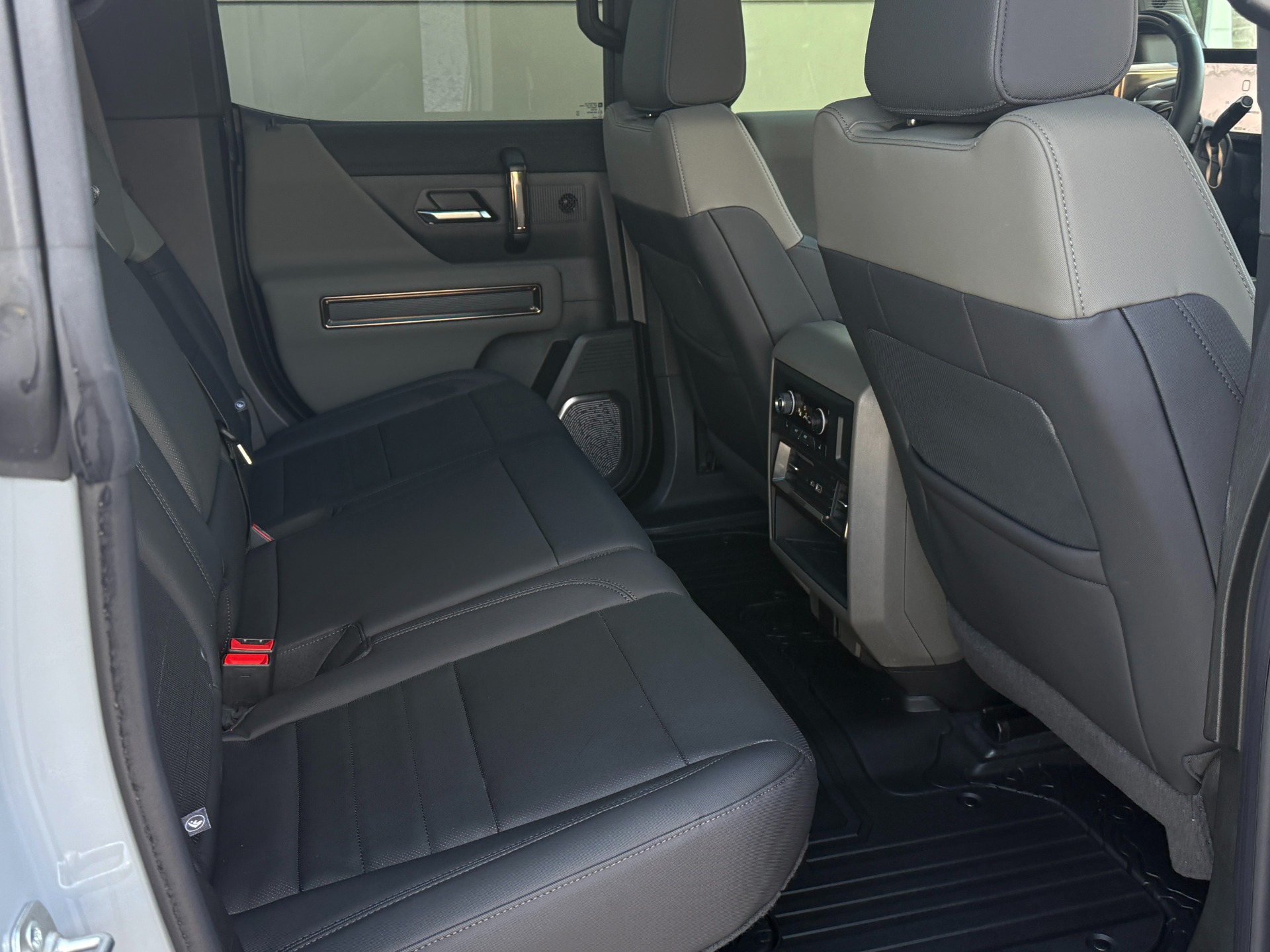 Used-2024-GMC-HUMMER-EV-3X