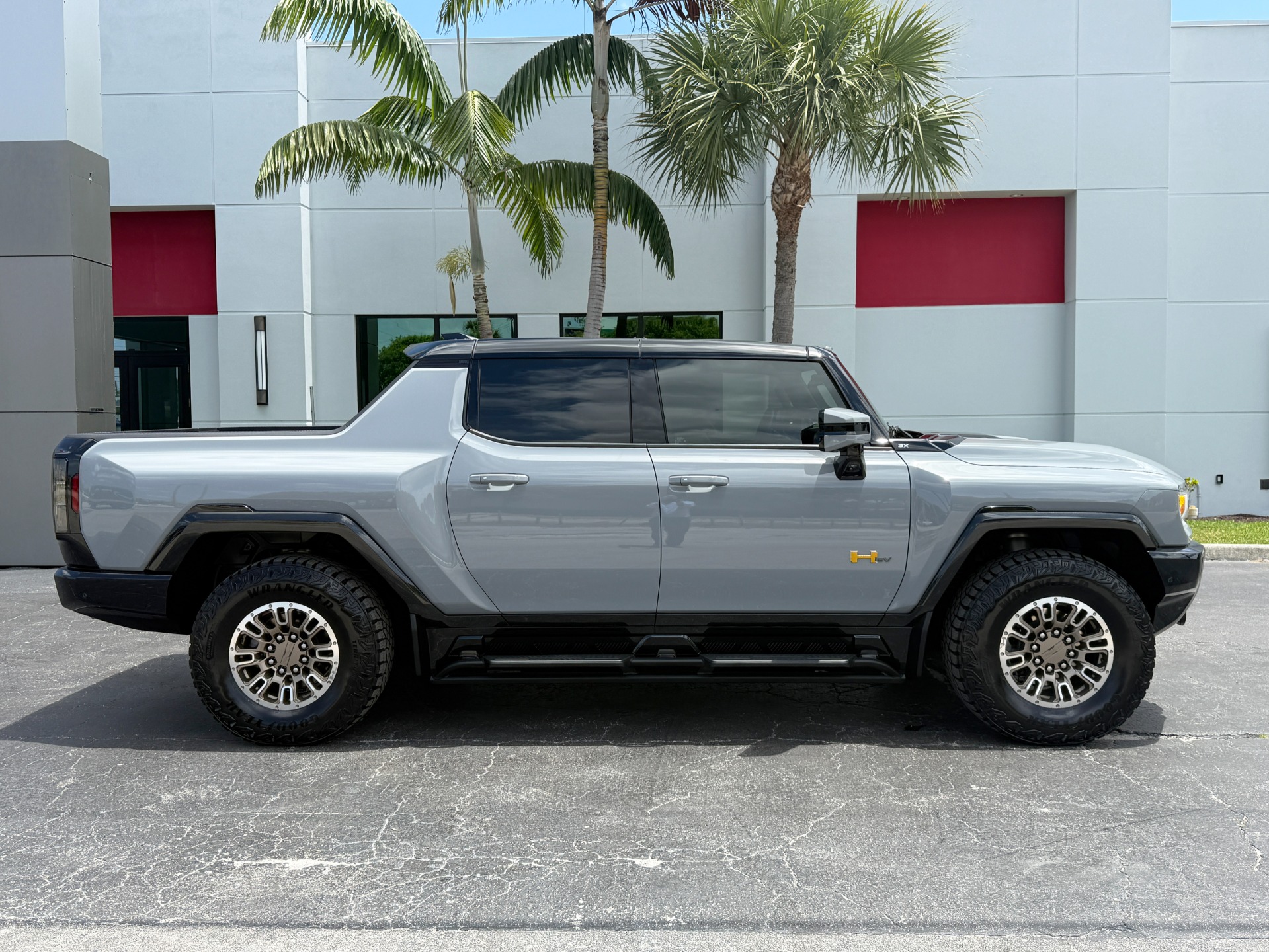 Used-2024-GMC-HUMMER-EV-3X