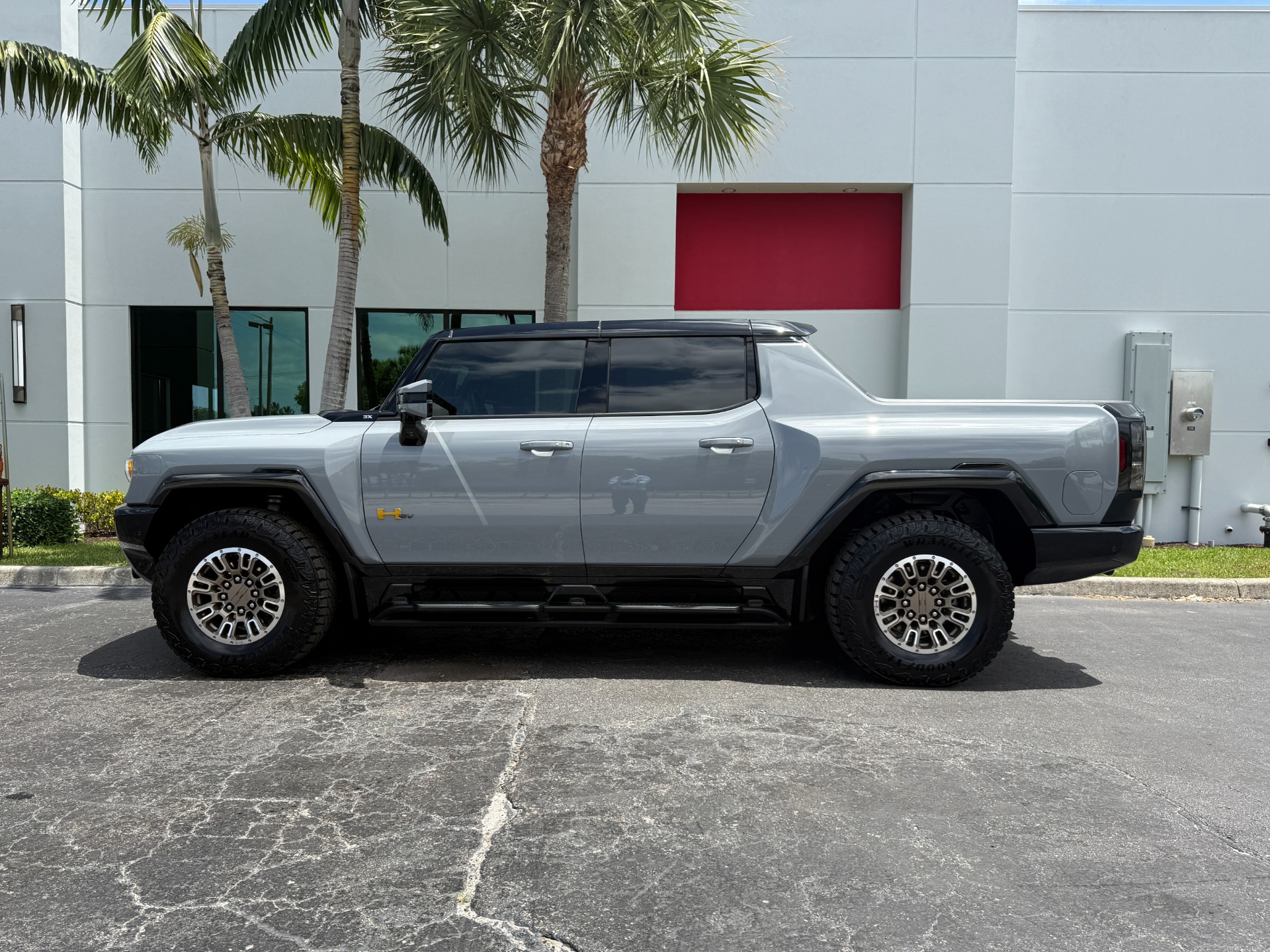 Used-2024-GMC-HUMMER-EV-3X