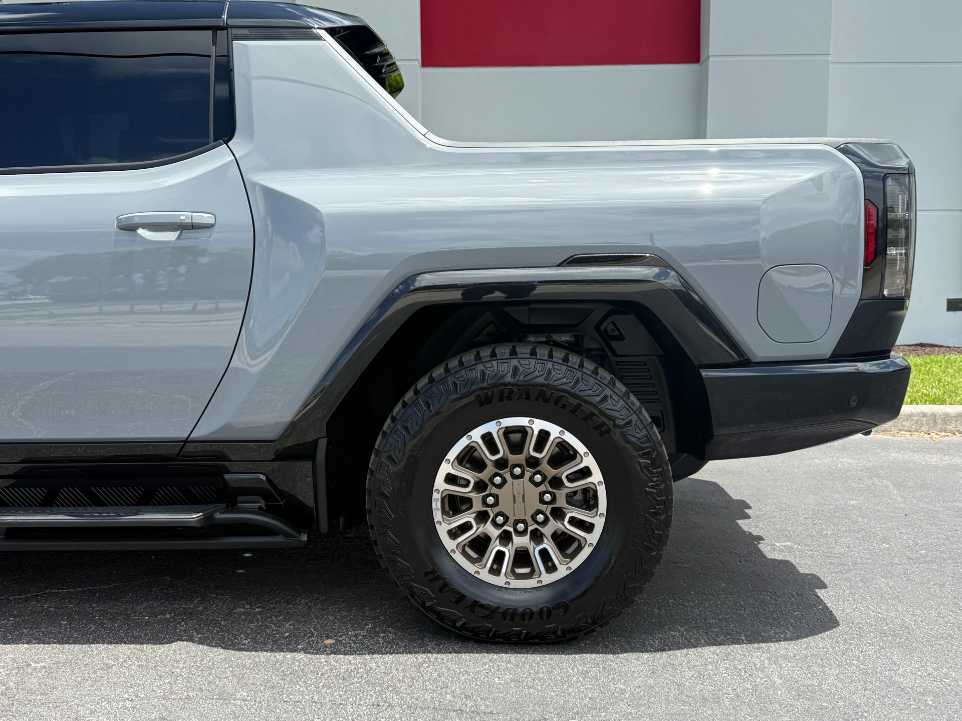 Used-2024-GMC-HUMMER-EV-3X