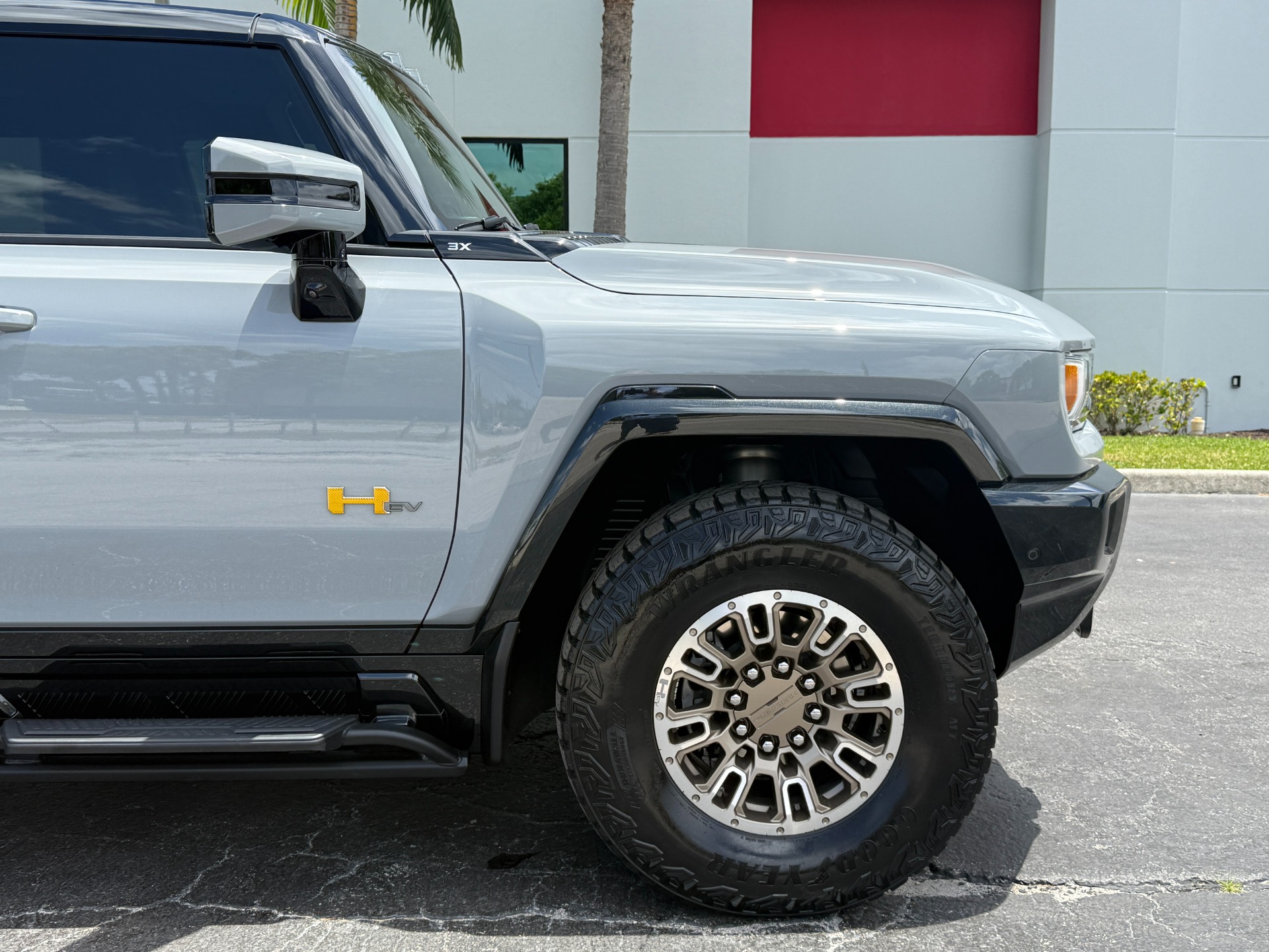 Used-2024-GMC-HUMMER-EV-3X