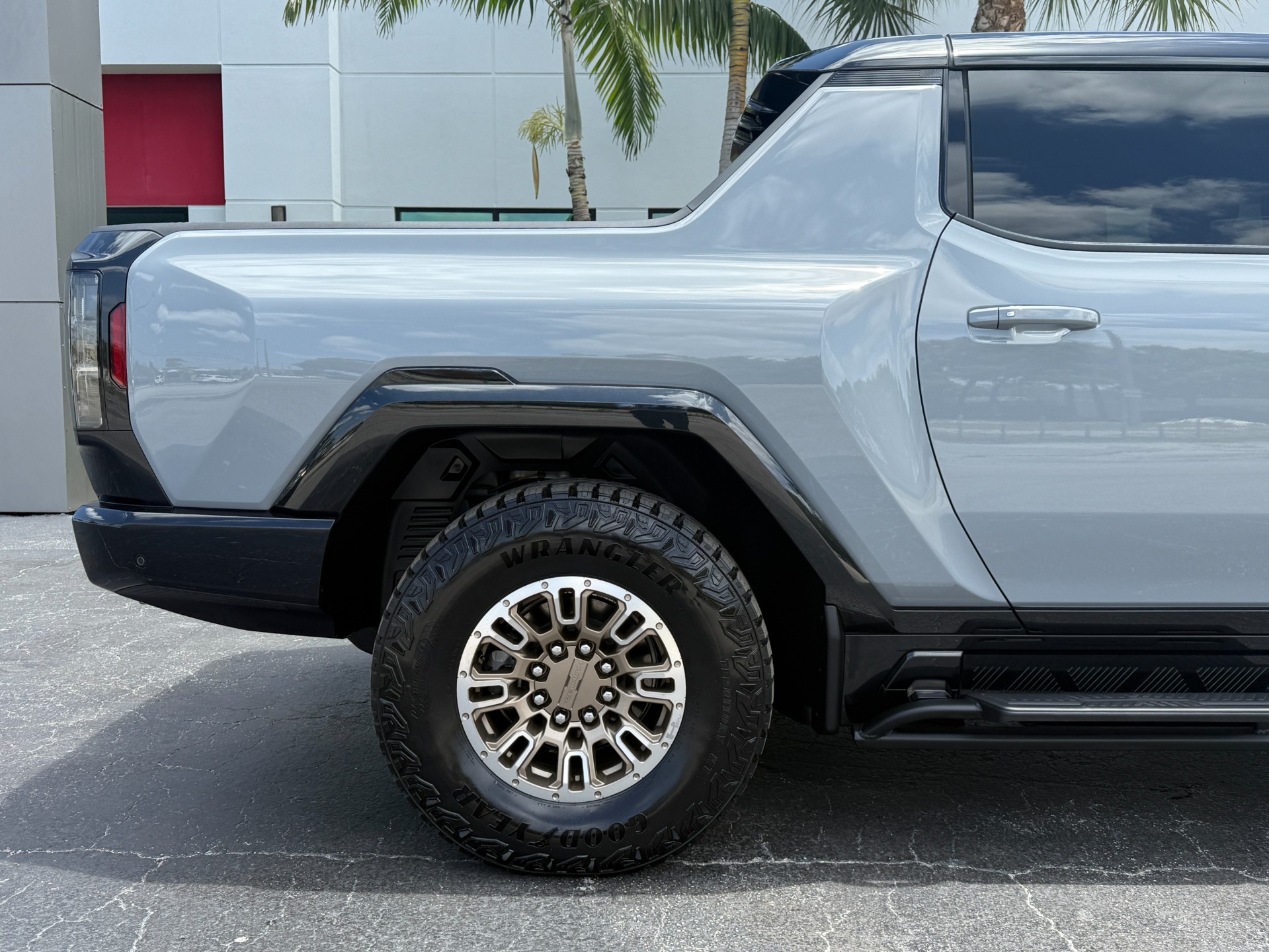 Used-2024-GMC-HUMMER-EV-3X