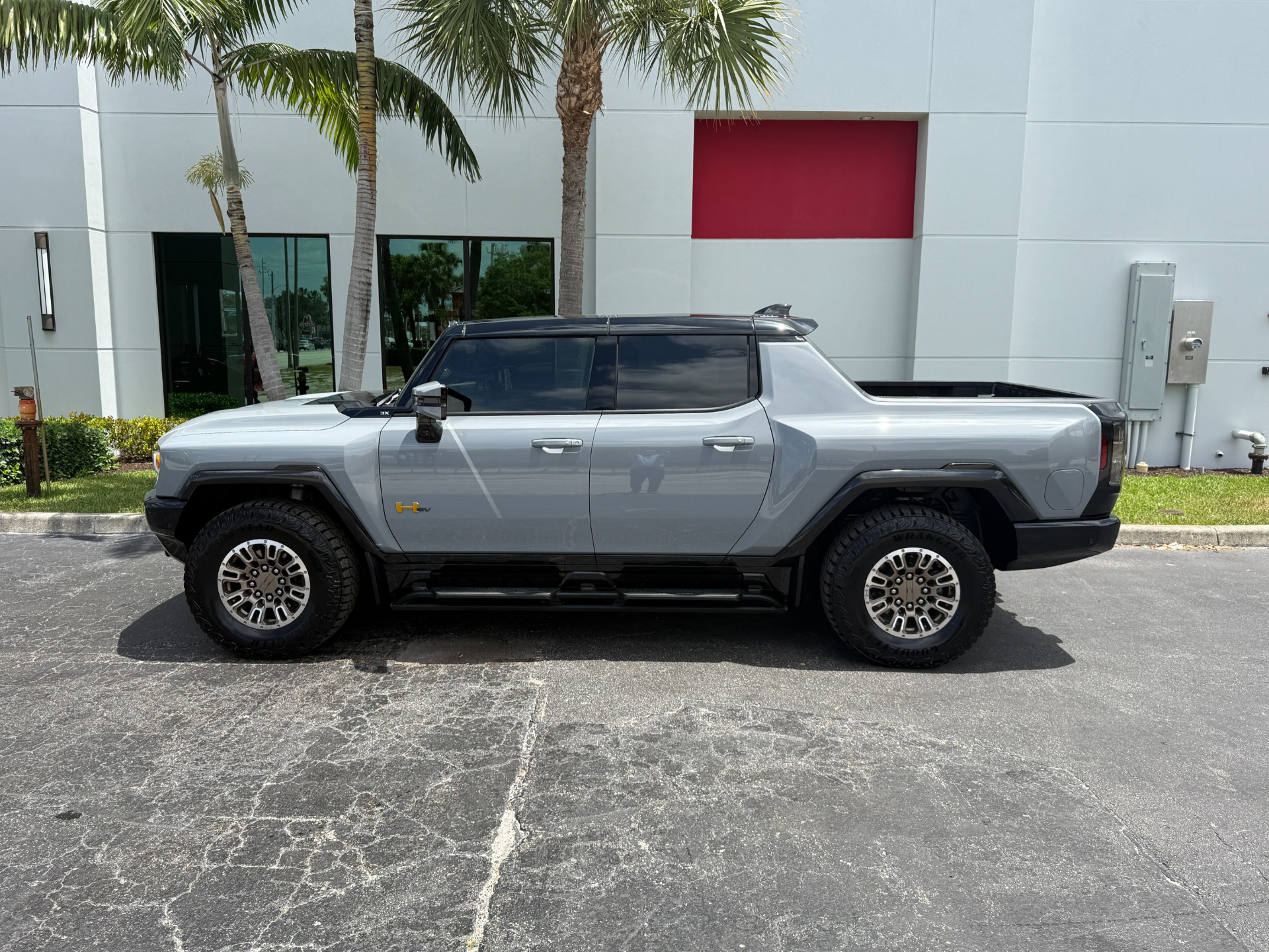 Used-2024-GMC-HUMMER-EV-3X