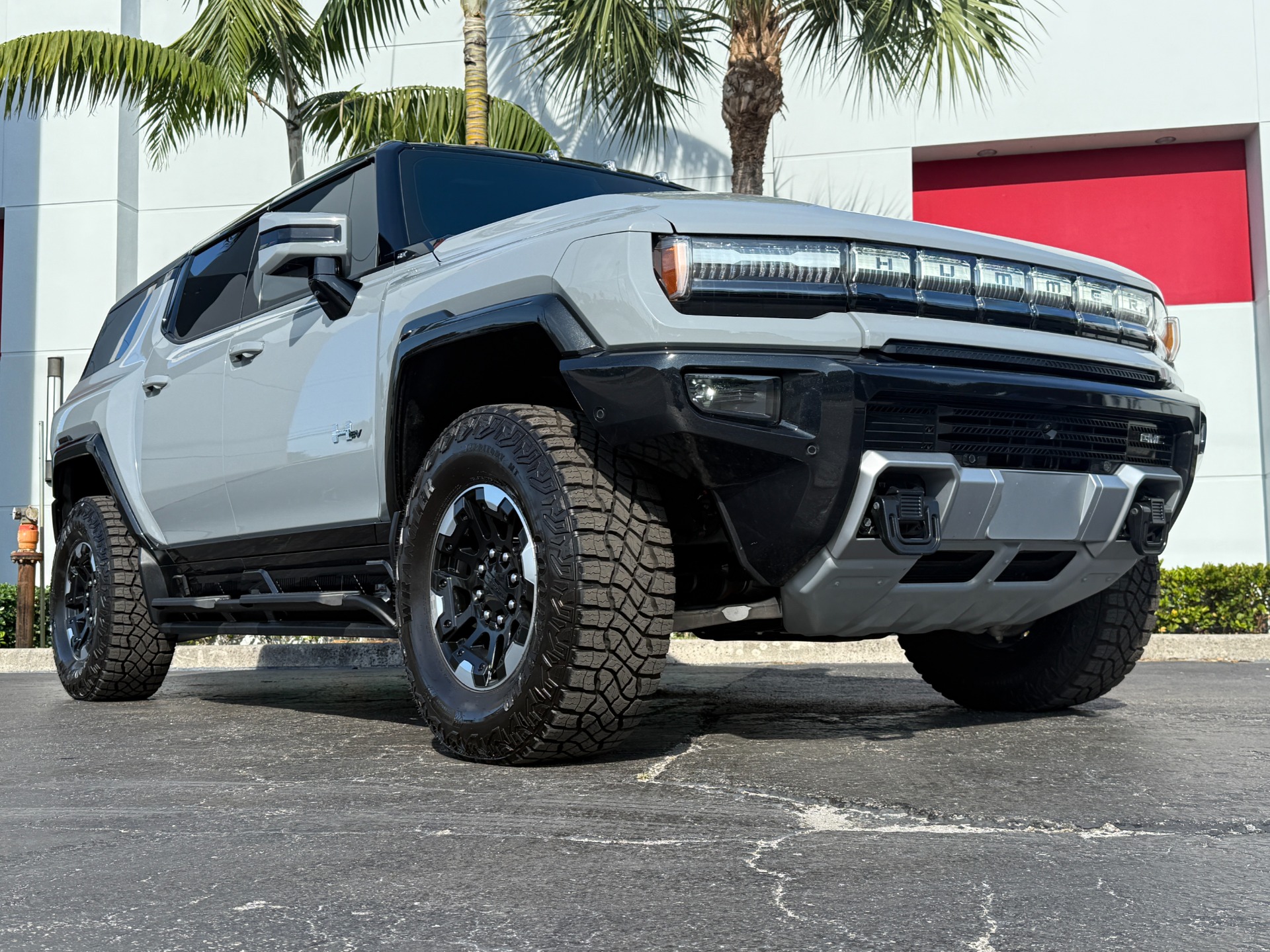 Used-2024-GMC-HUMMER-EV-2X