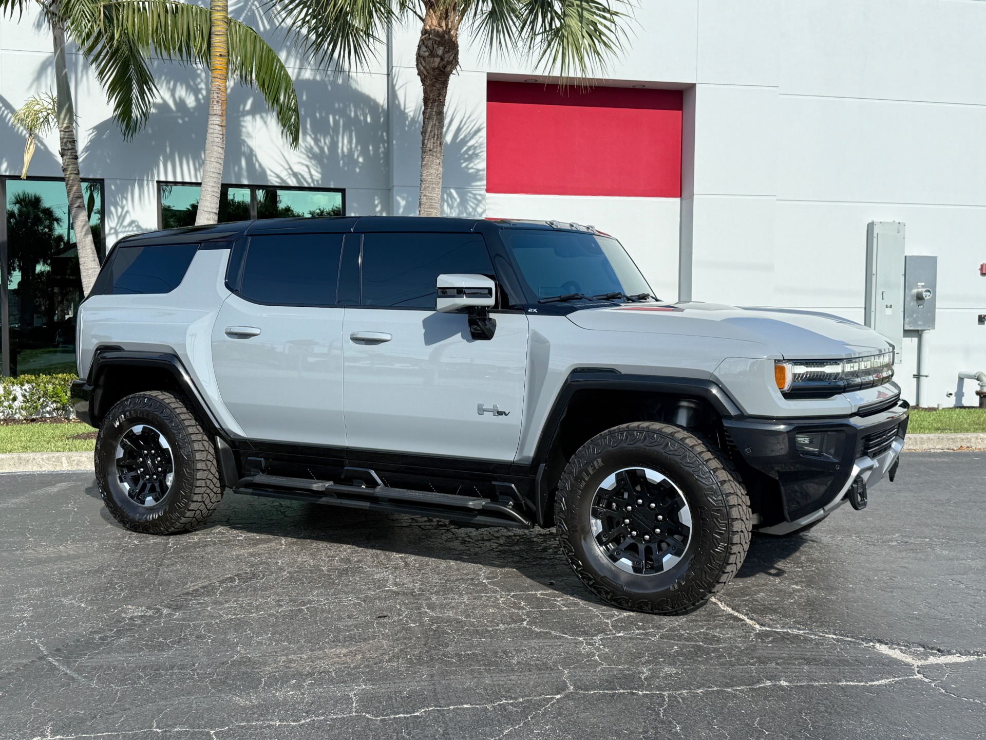 Used-2024-GMC-HUMMER-EV-2X