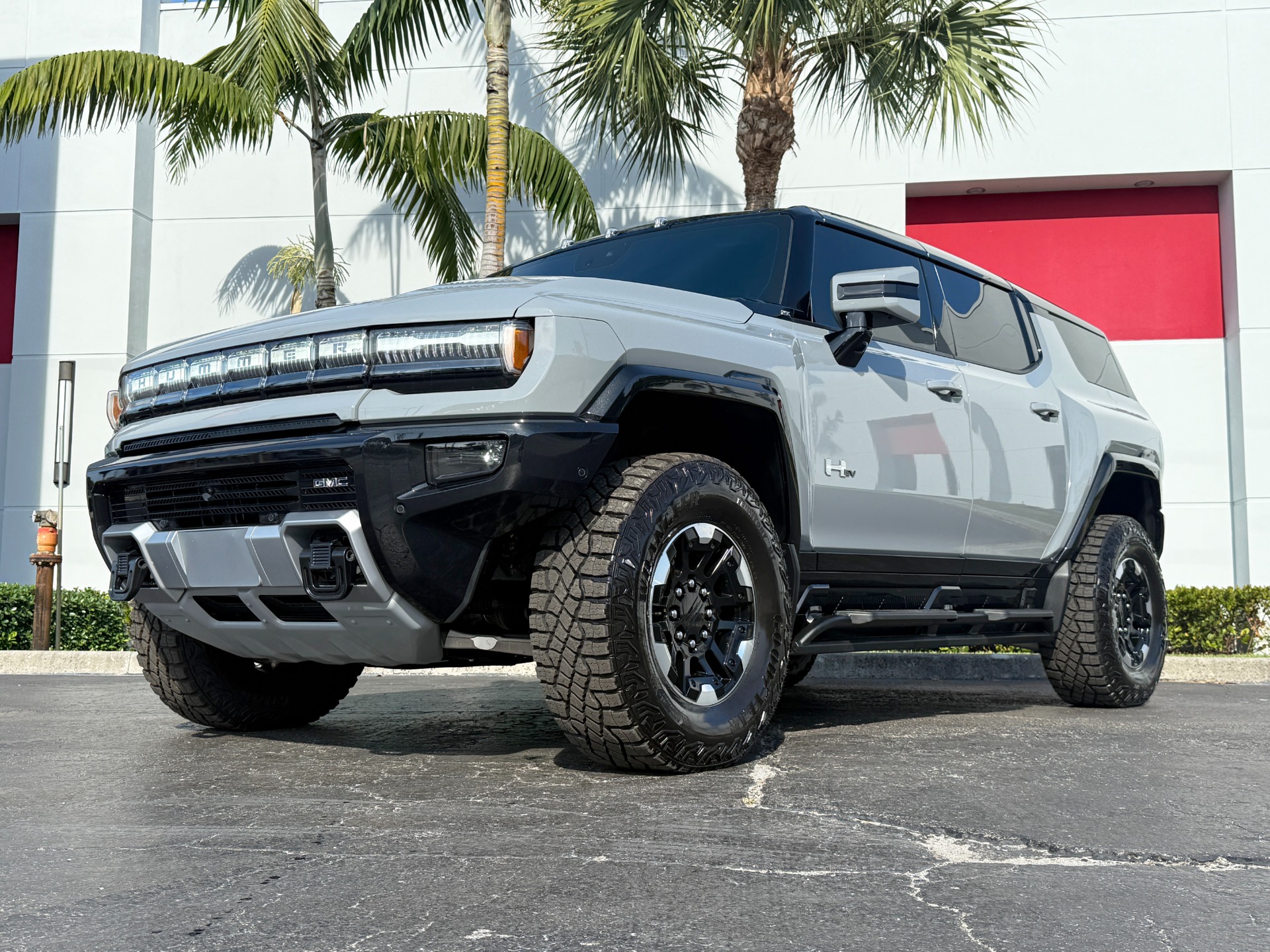 Used-2024-GMC-HUMMER-EV-2X