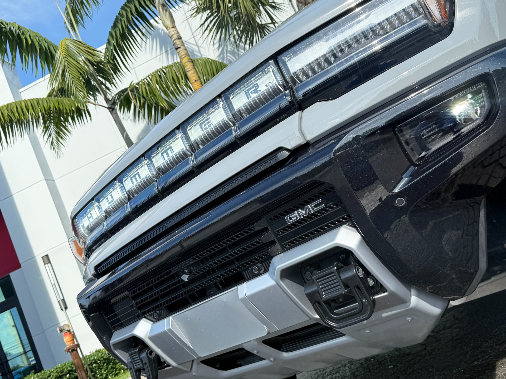 Used-2024-GMC-HUMMER-EV-2X