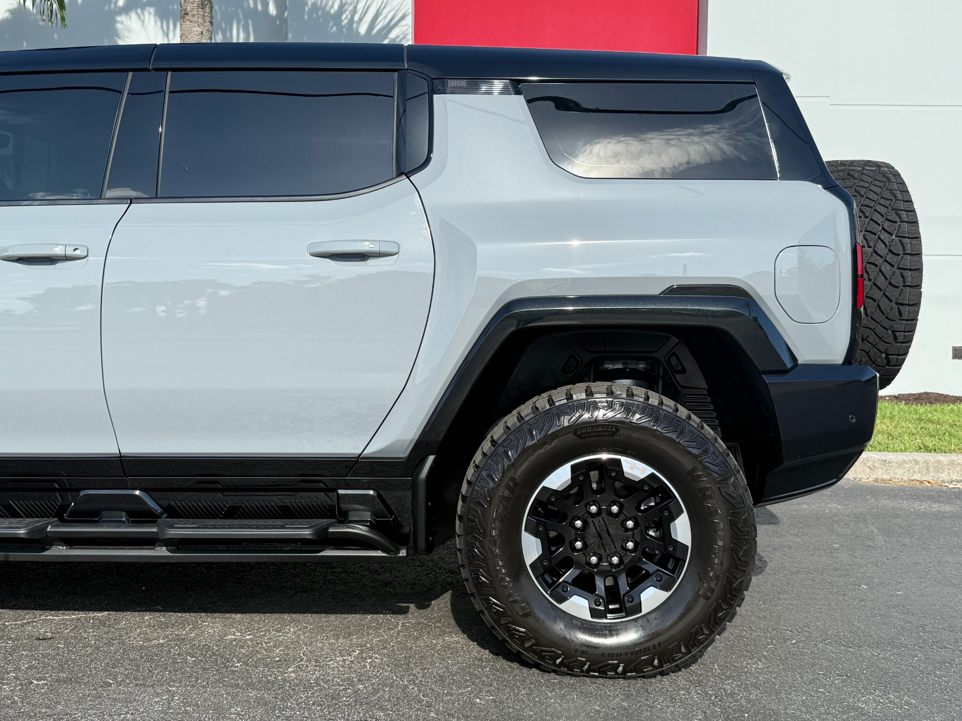 Used-2024-GMC-HUMMER-EV-2X