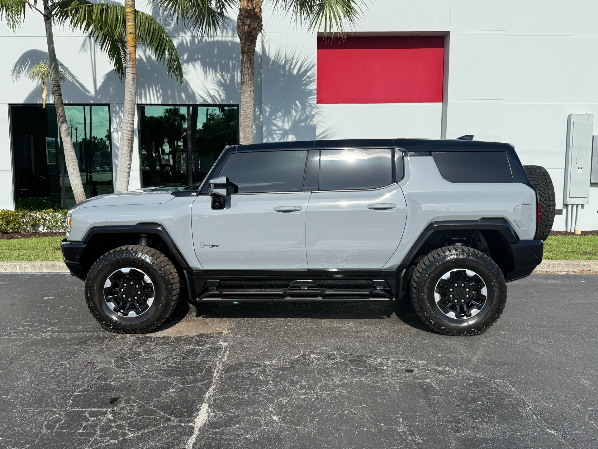 Used-2024-GMC-HUMMER-EV-2X