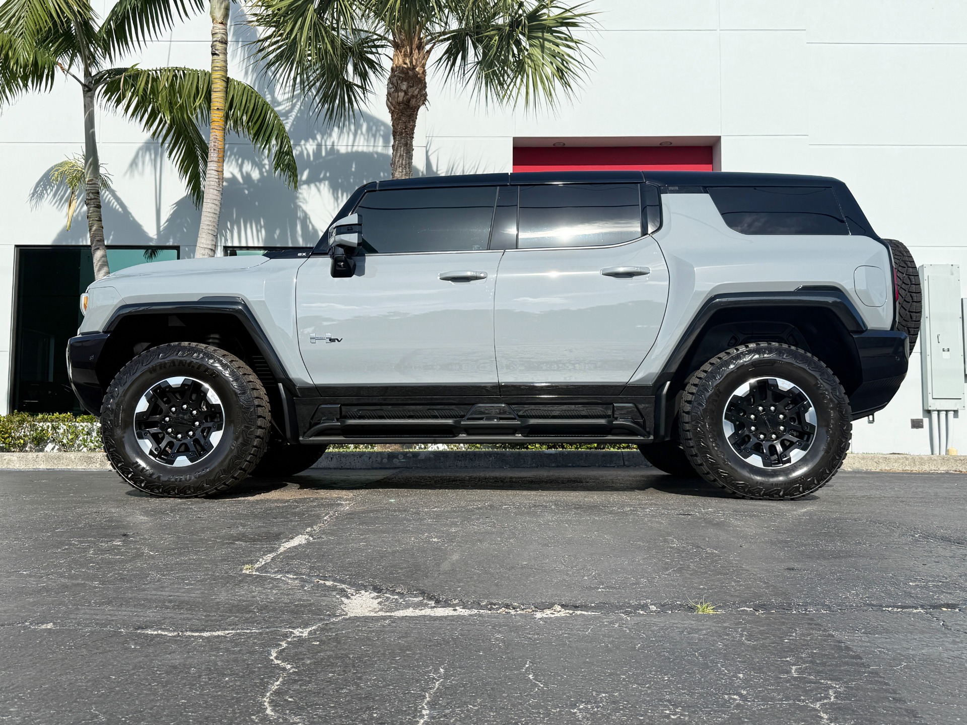 Used-2024-GMC-HUMMER-EV-2X