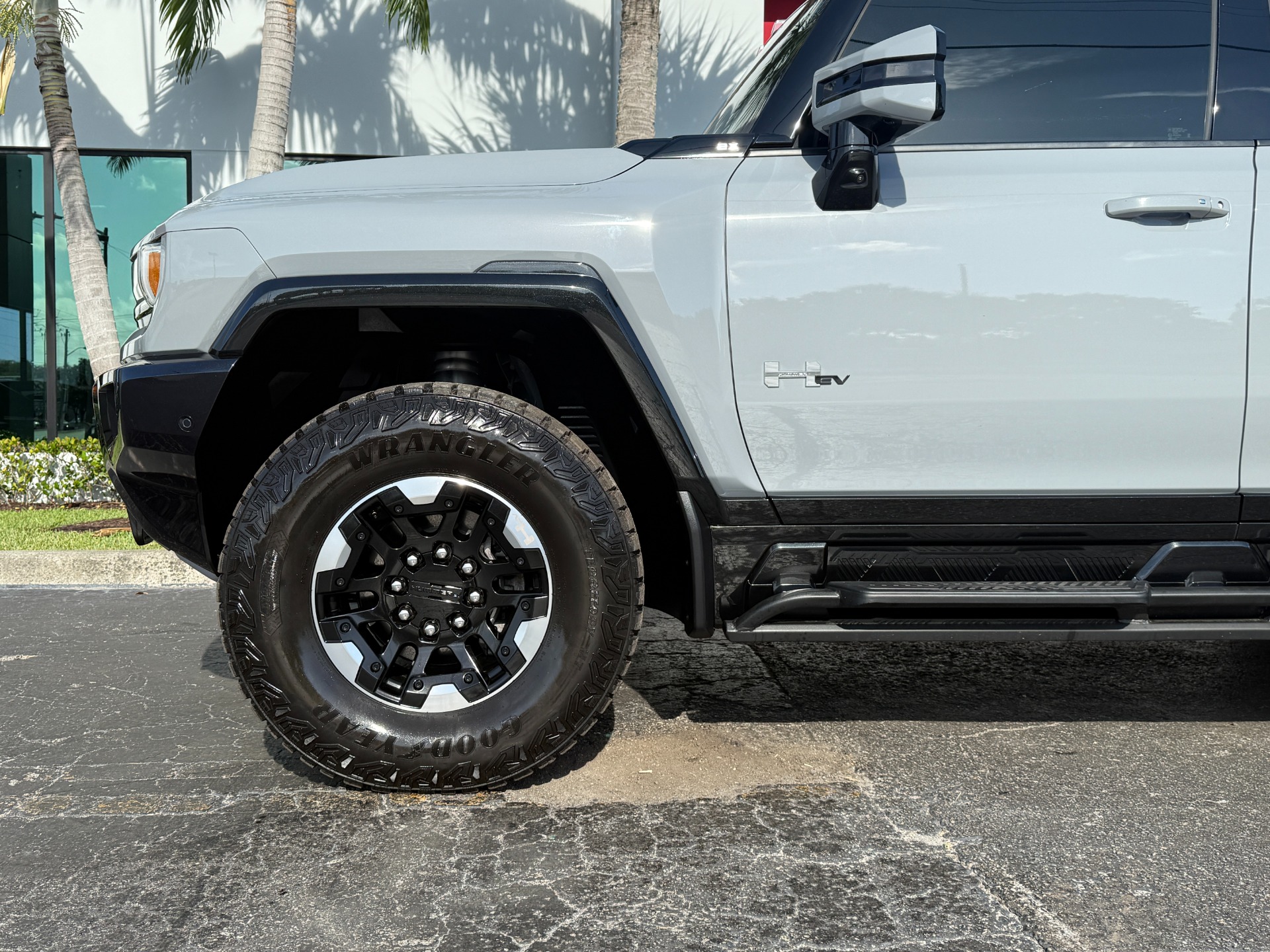 Used-2024-GMC-HUMMER-EV-2X