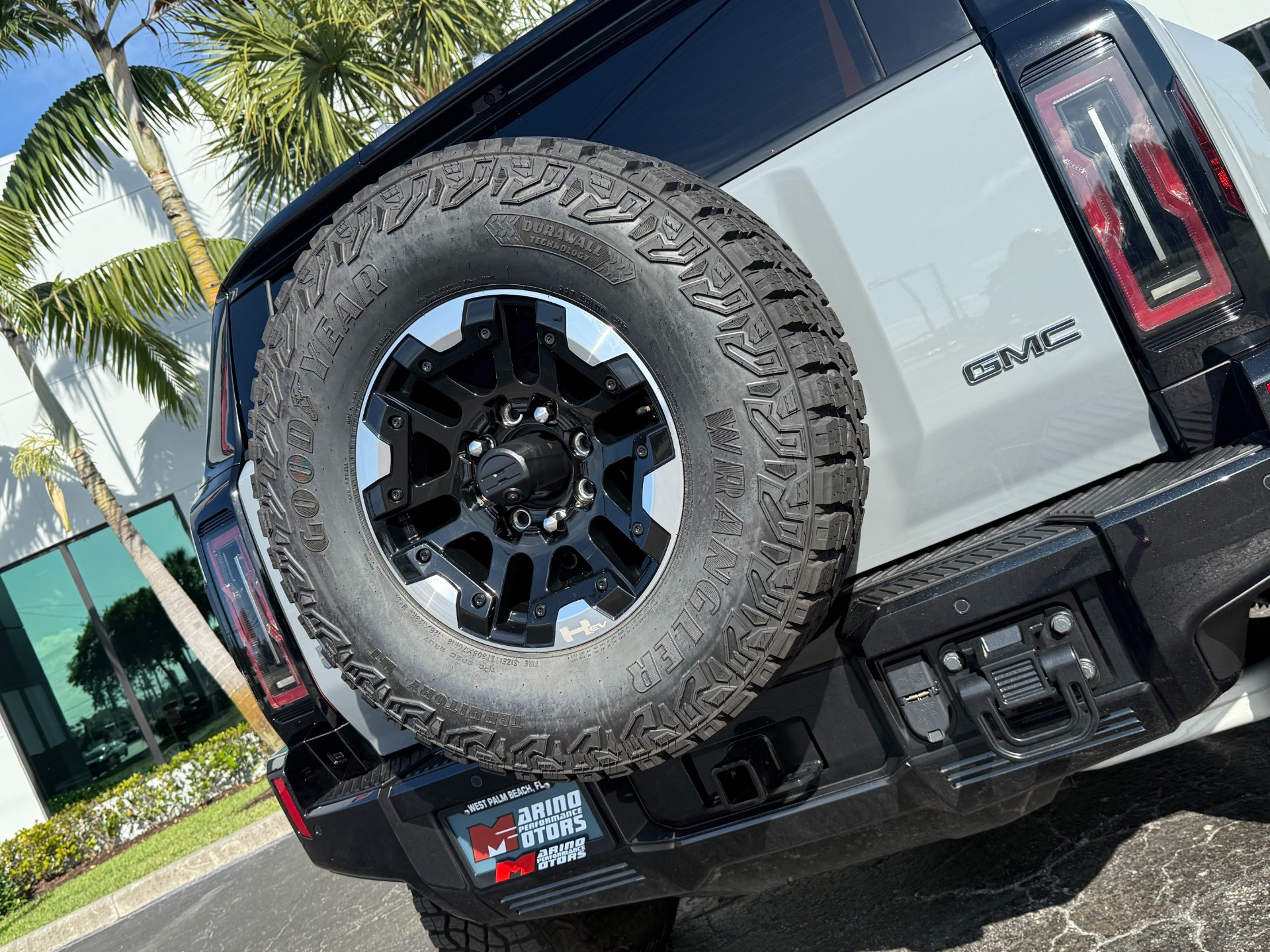 Used-2024-GMC-HUMMER-EV-2X