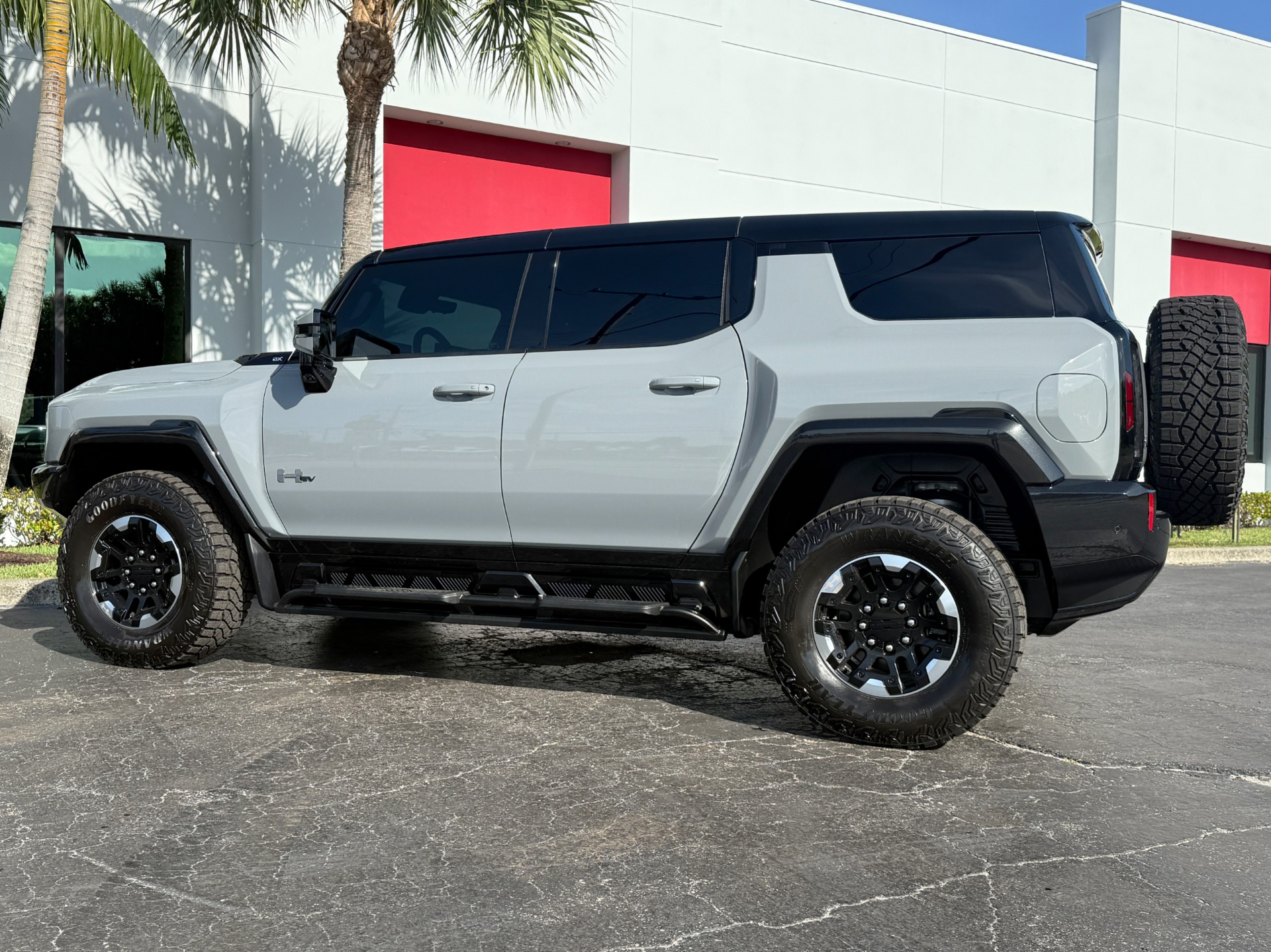 Used-2024-GMC-HUMMER-EV-2X