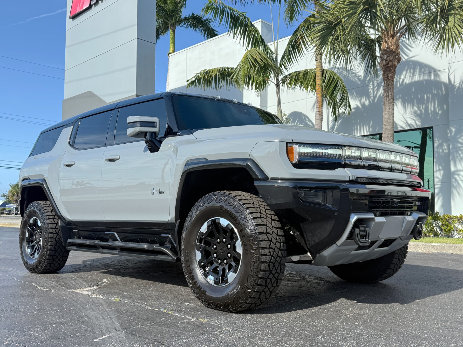 Used-2024-GMC-HUMMER-EV-2X