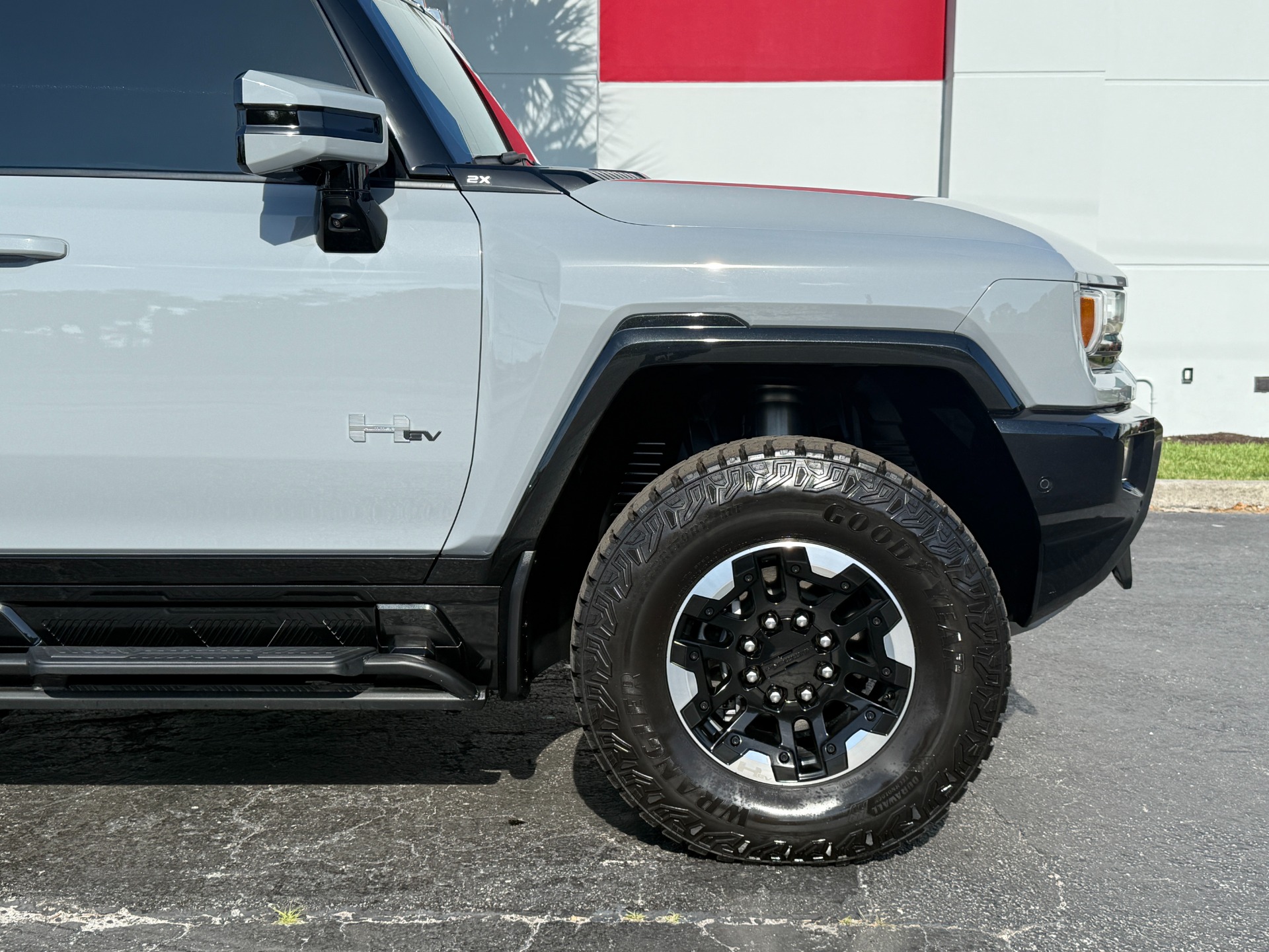 Used-2024-GMC-HUMMER-EV-2X
