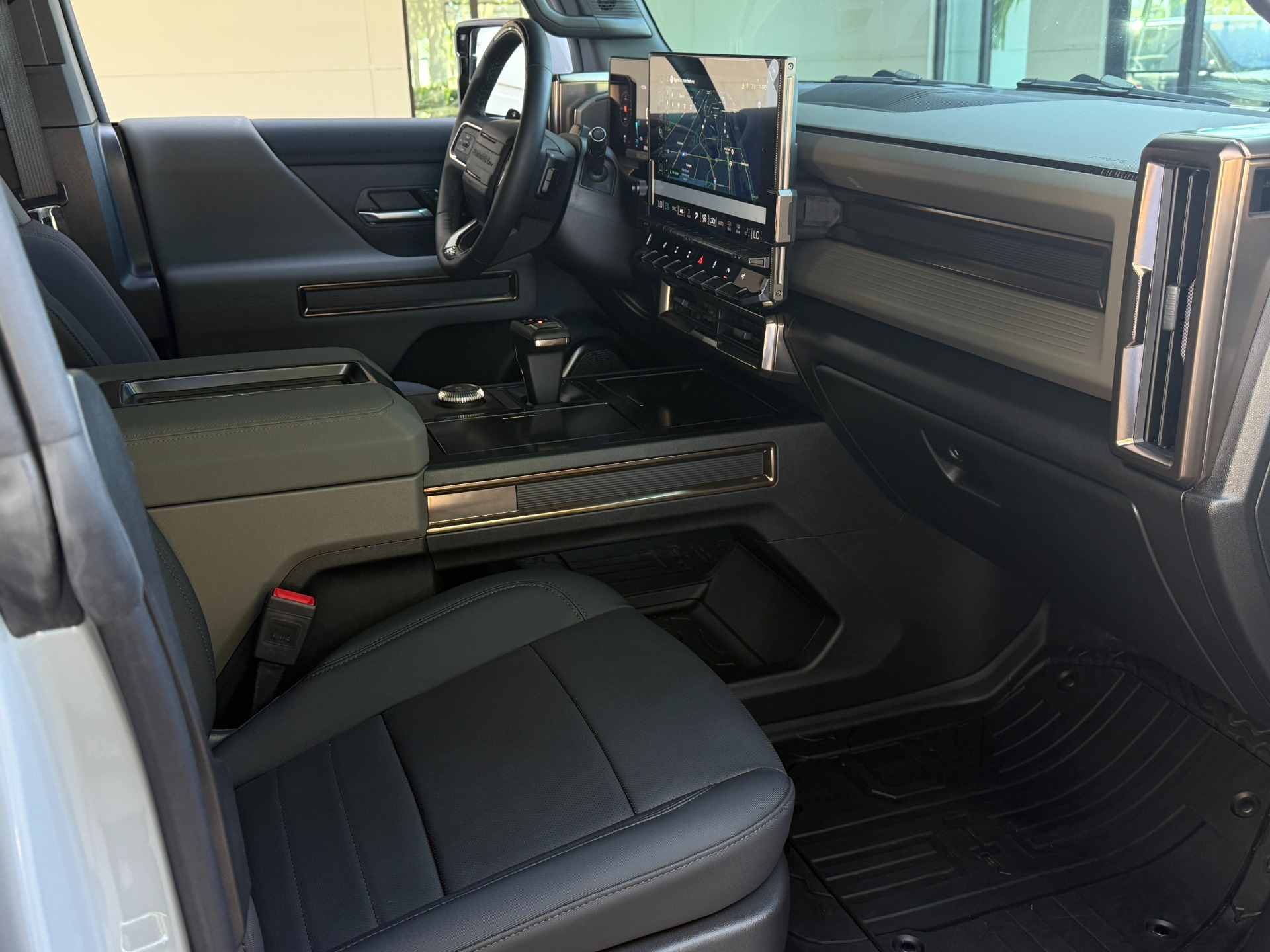 Used-2024-GMC-HUMMER-EV-2X