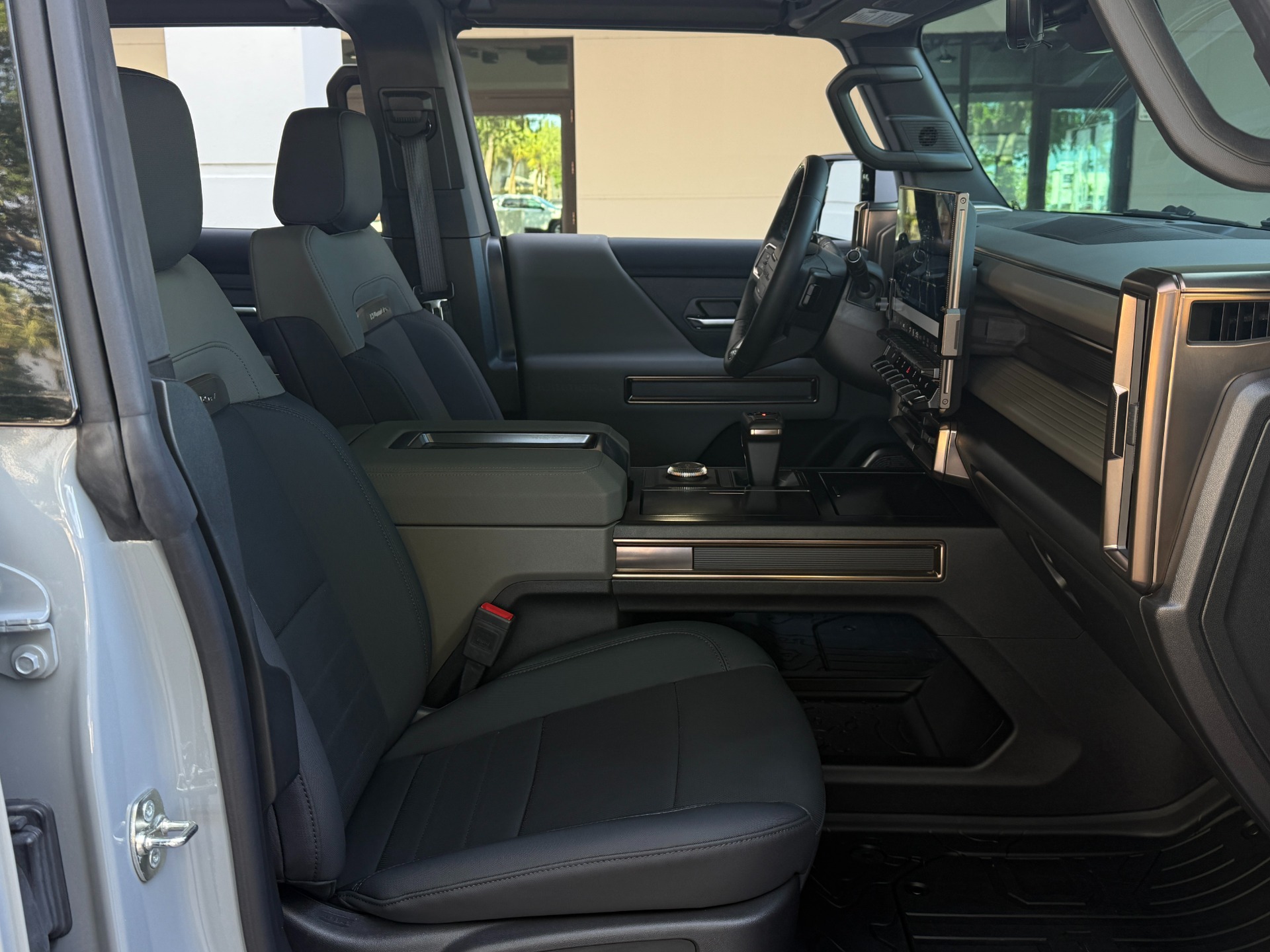 Used-2024-GMC-HUMMER-EV-2X