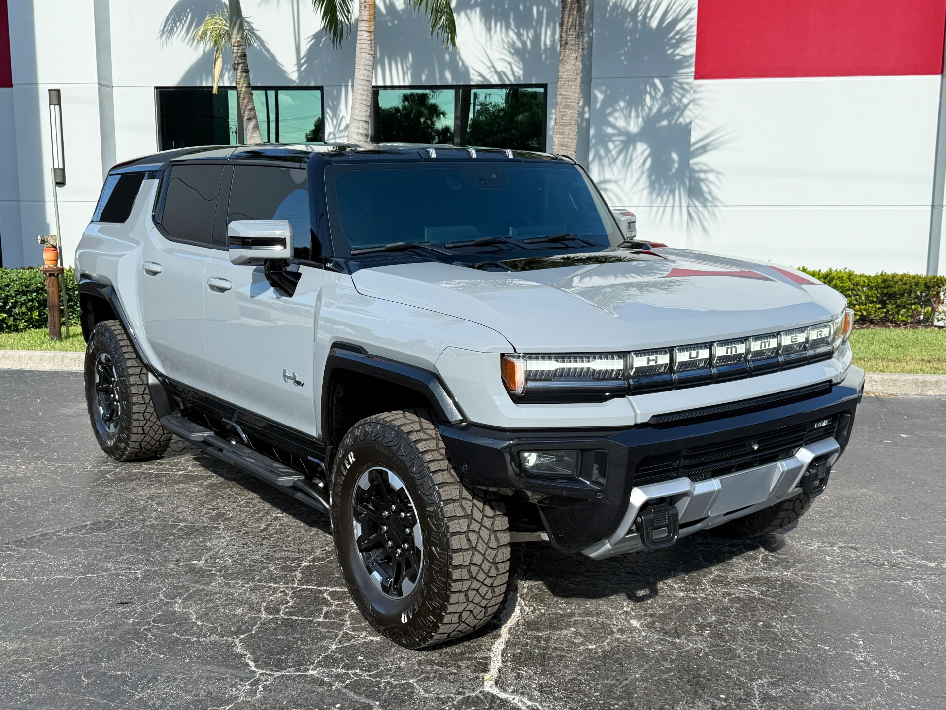 Used-2024-GMC-HUMMER-EV-2X