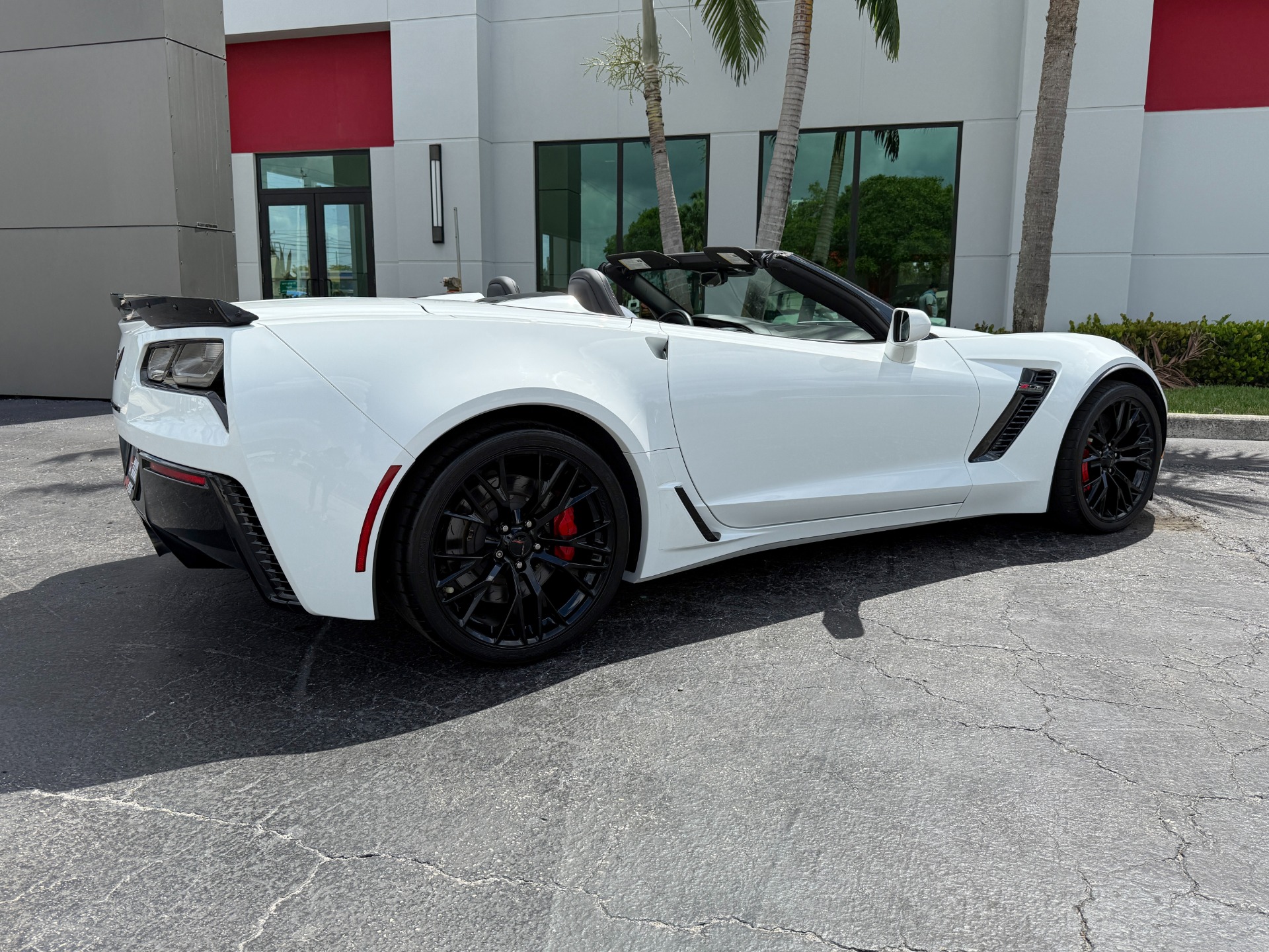 Used-2019-Chevrolet-Corvette-Z06