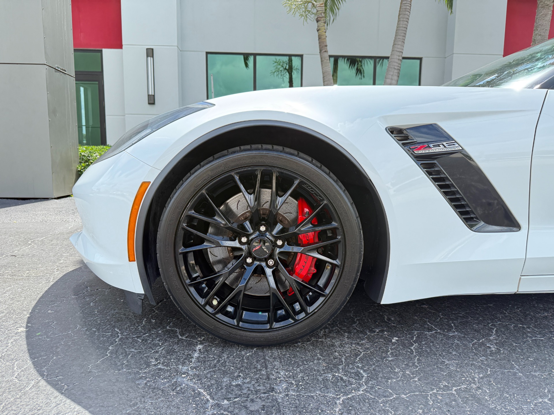 Used-2019-Chevrolet-Corvette-Z06