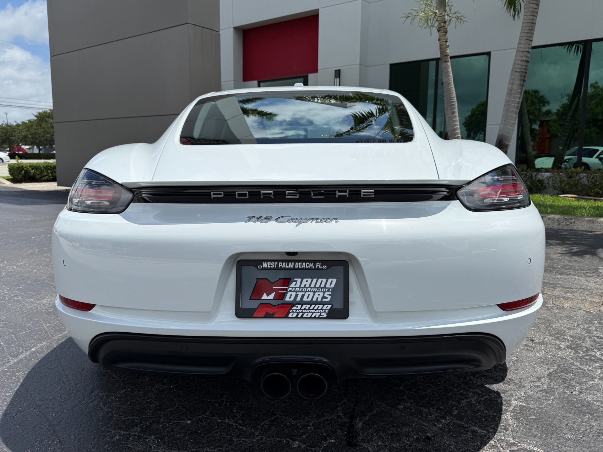 Used-2022-Porsche-718-Cayman
