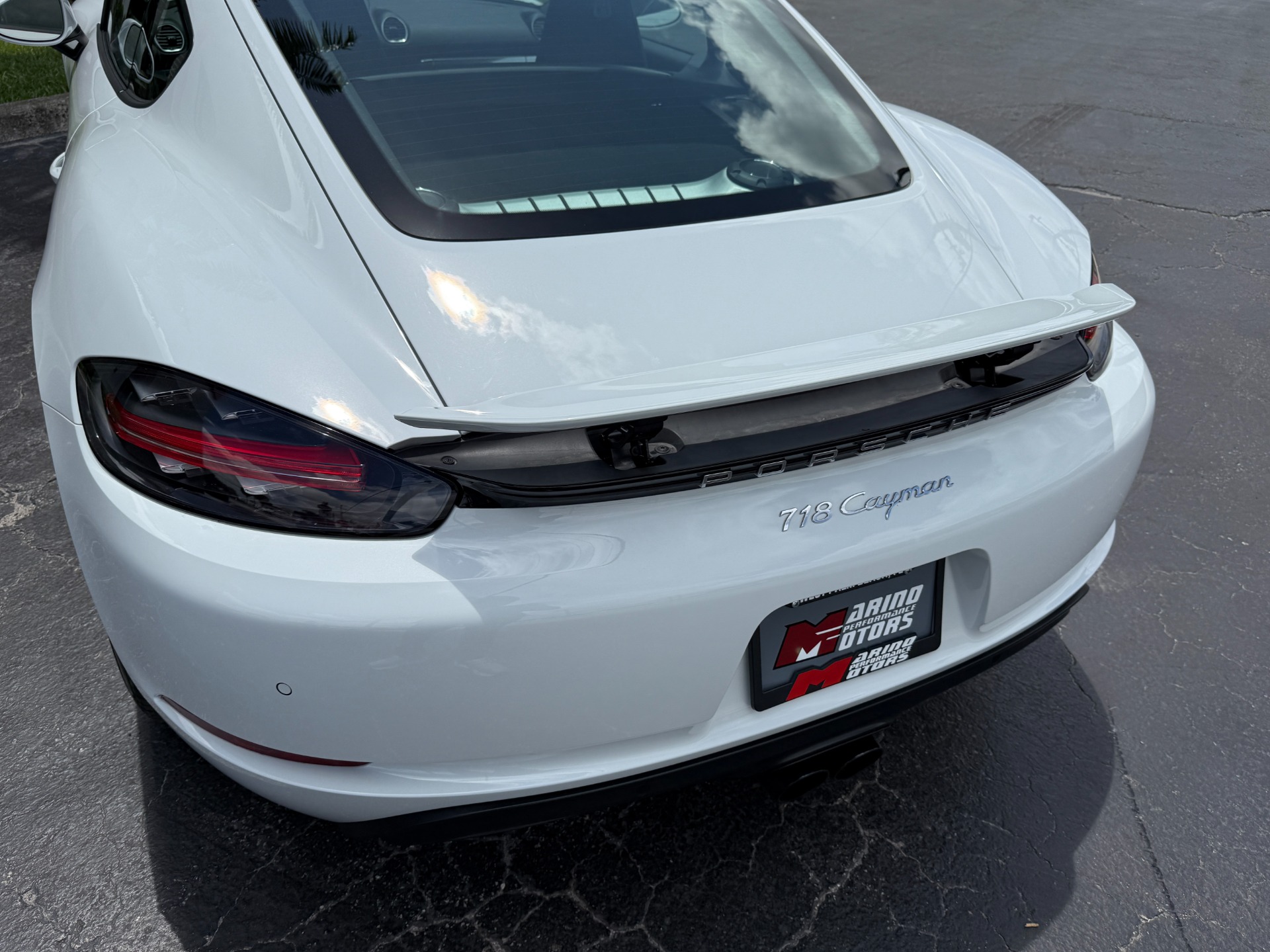 Used-2022-Porsche-718-Cayman