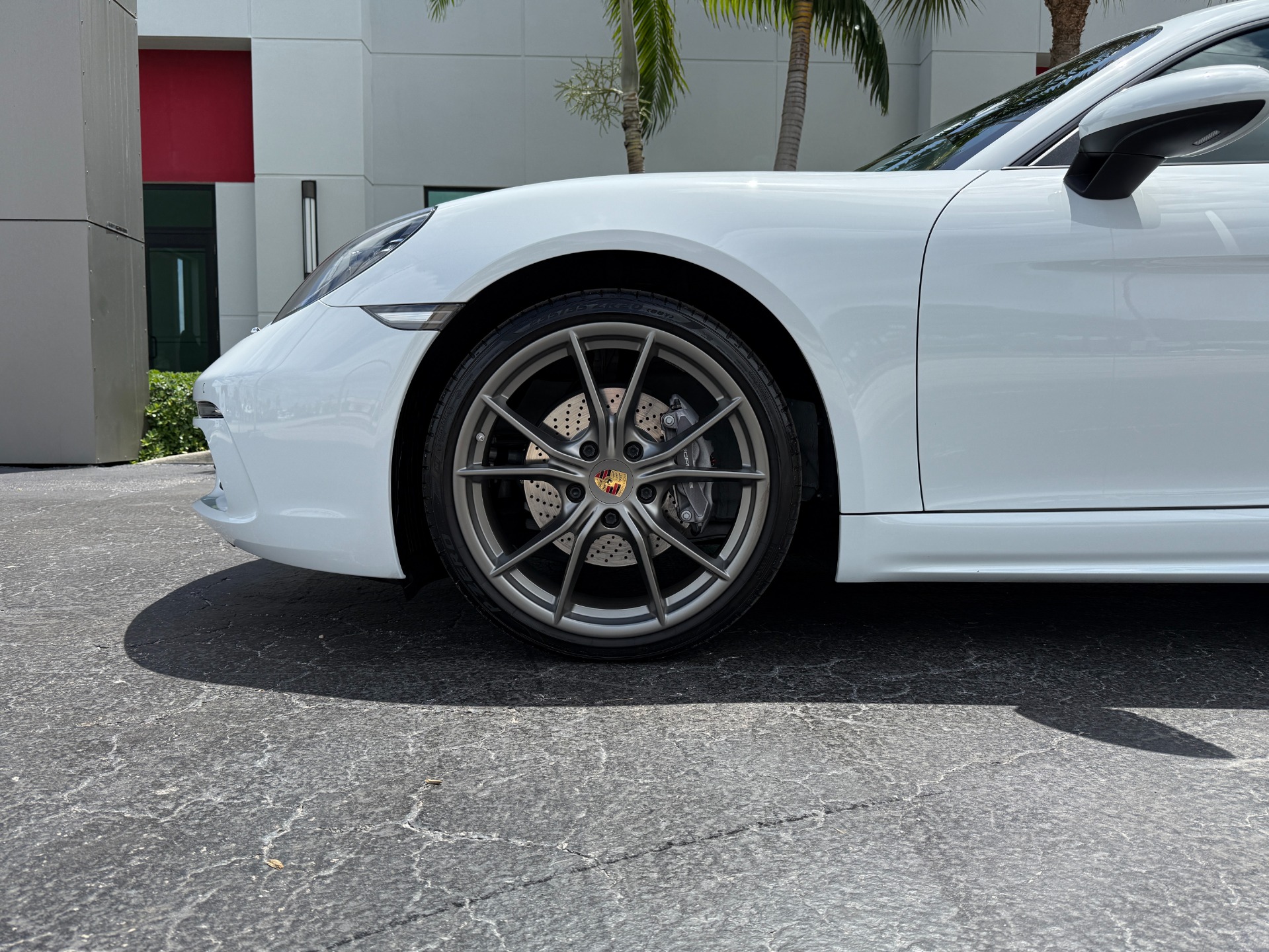 Used-2022-Porsche-718-Cayman
