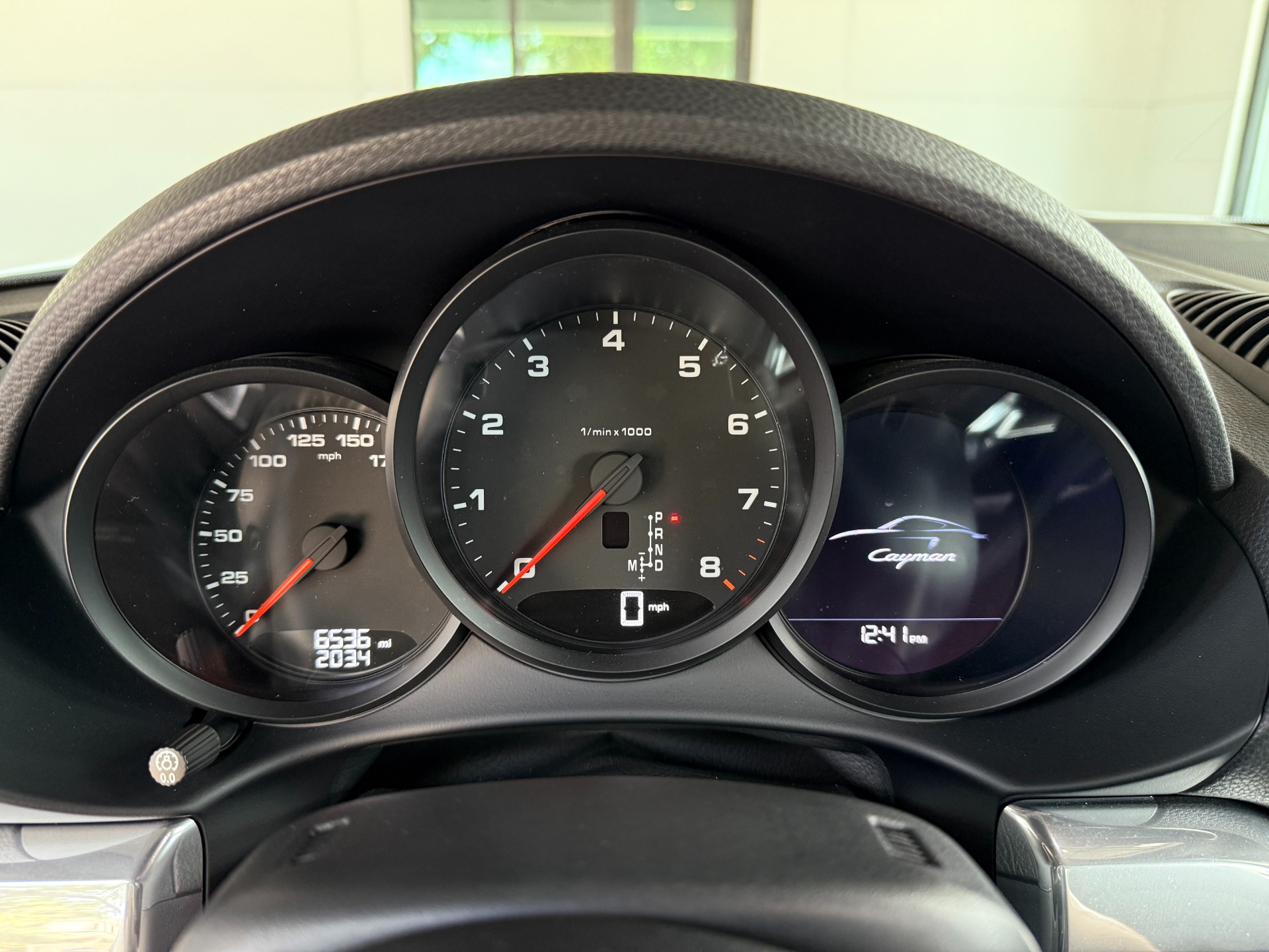 Used-2022-Porsche-718-Cayman