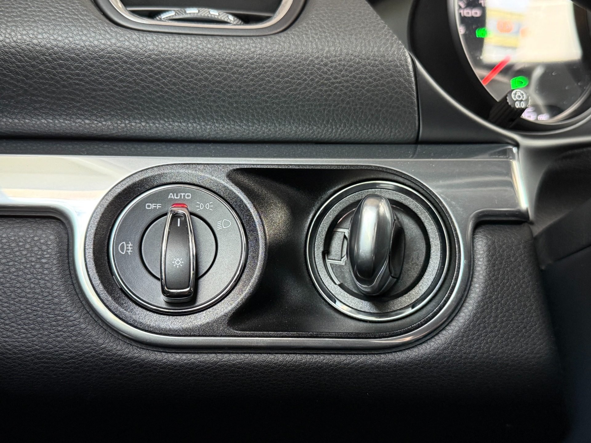 Used-2022-Porsche-718-Cayman