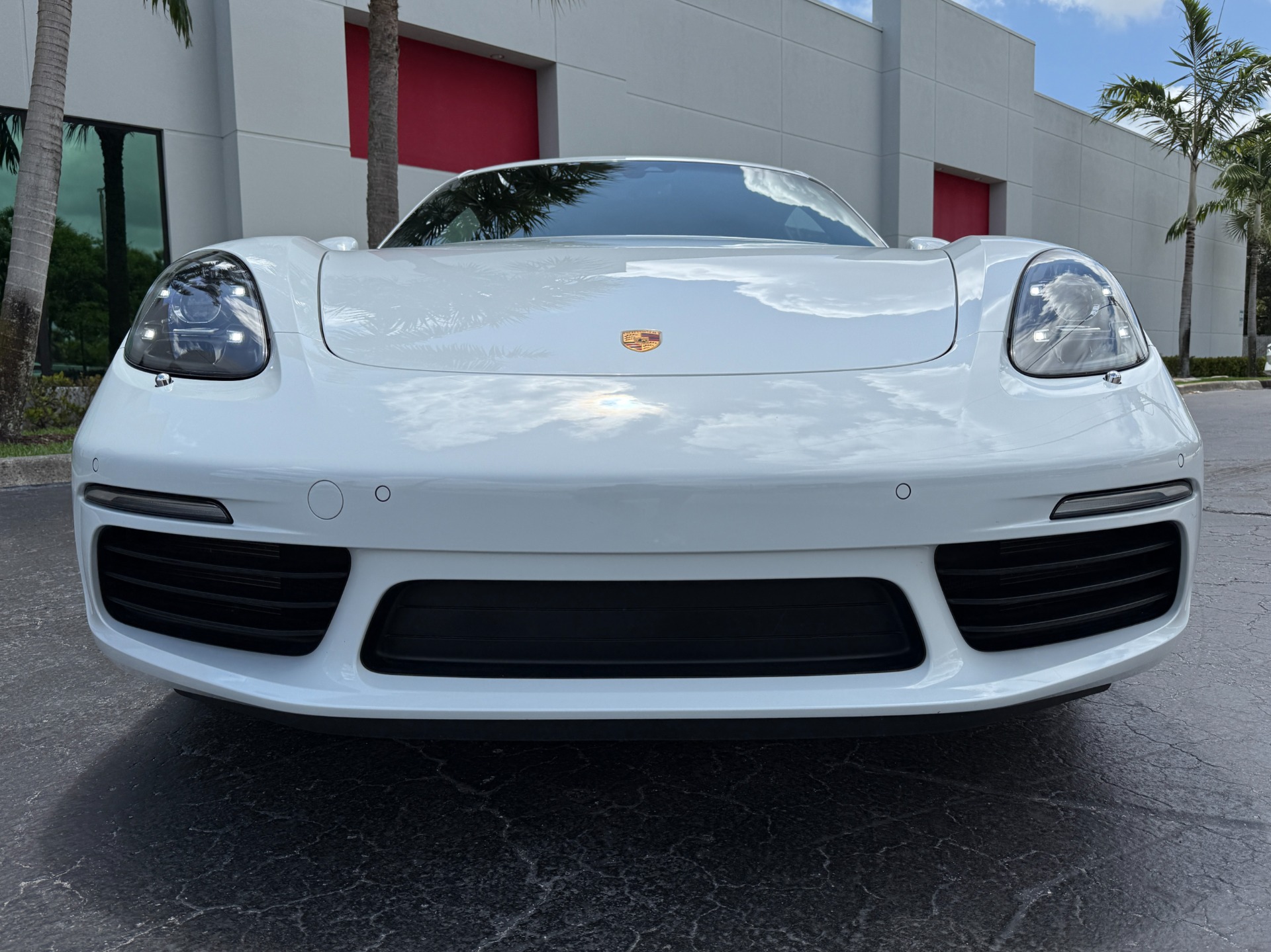 Used-2022-Porsche-718-Cayman