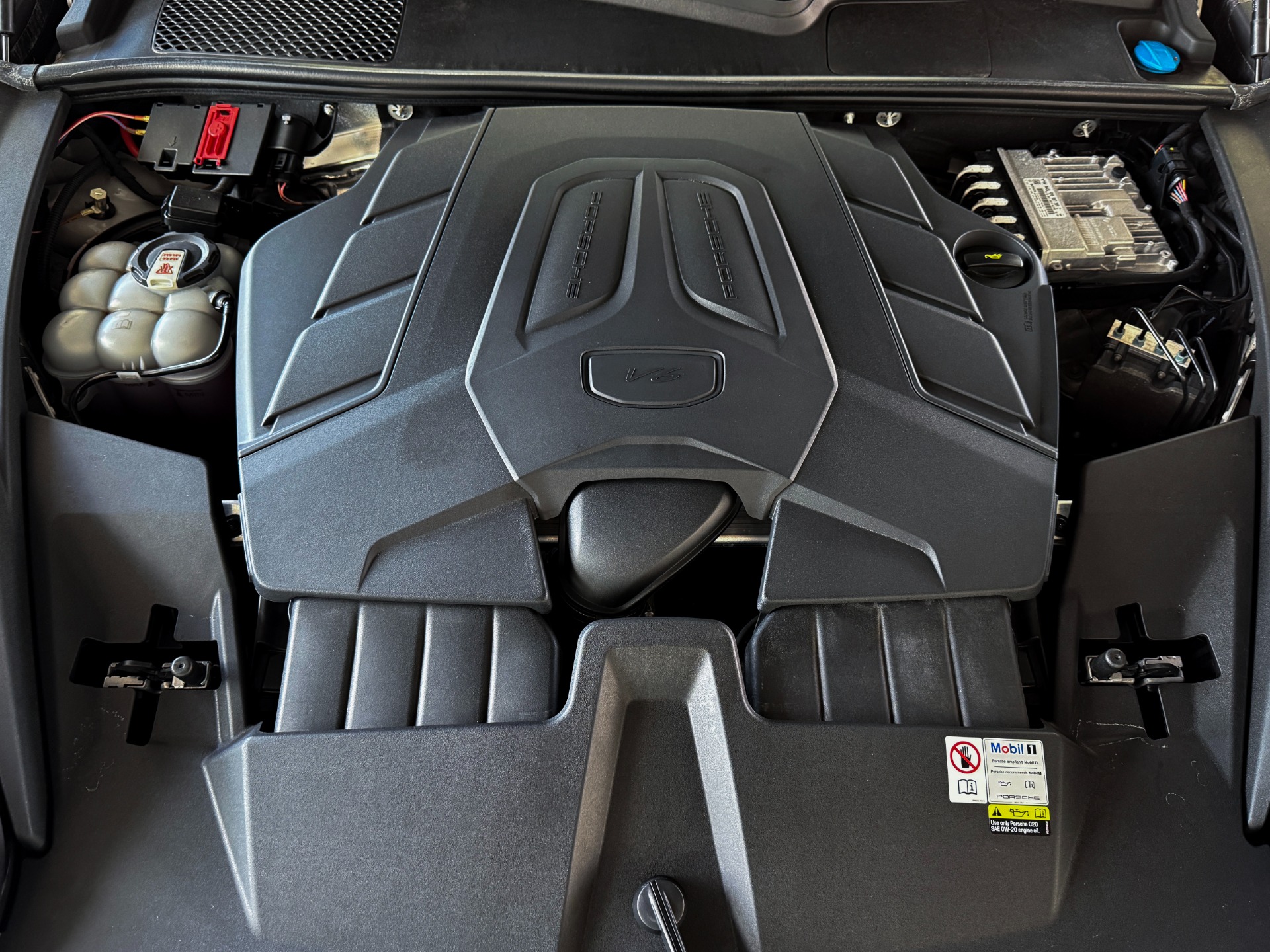 Used-2024-Porsche-Cayenne-Coupe