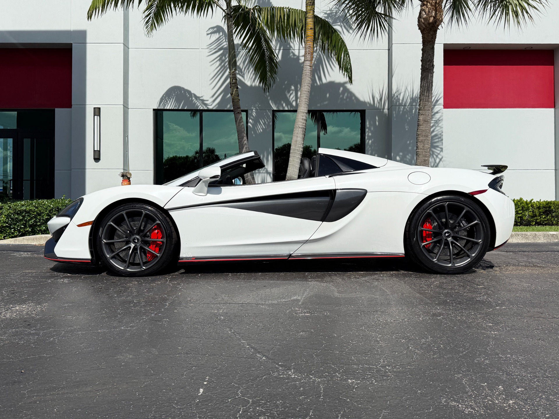 Used-2019-McLaren-570S-Spider