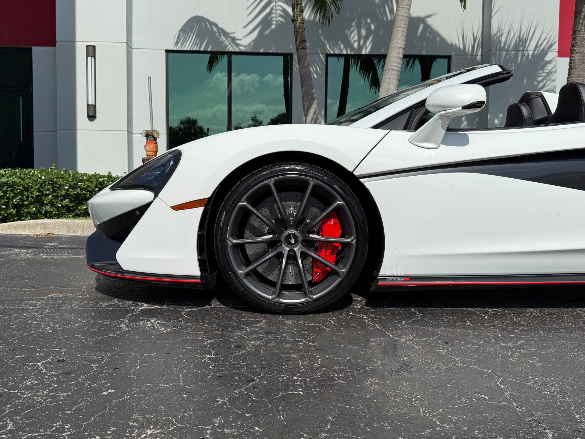 Used-2019-McLaren-570S-Spider