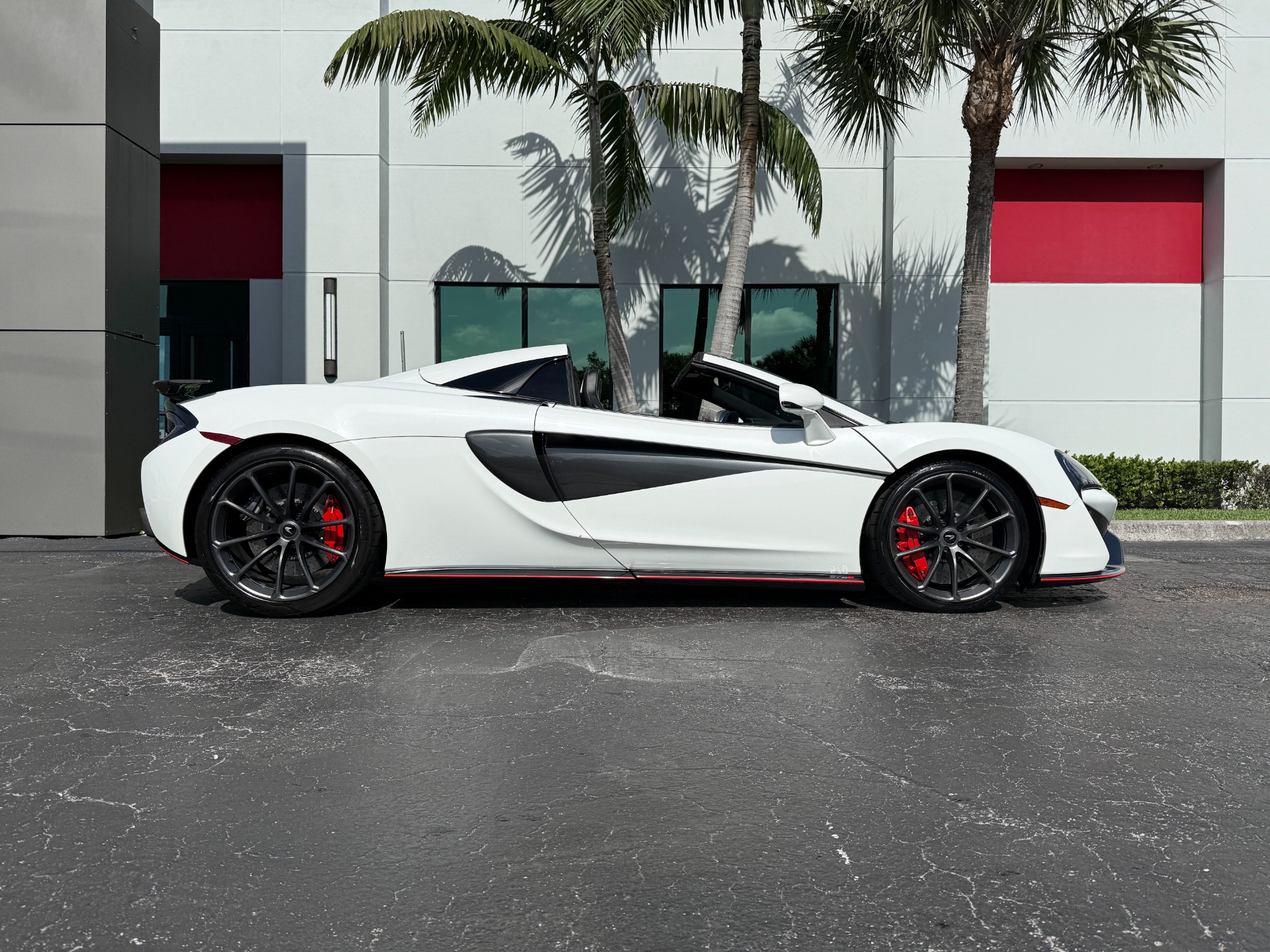 Used-2019-McLaren-570S-Spider