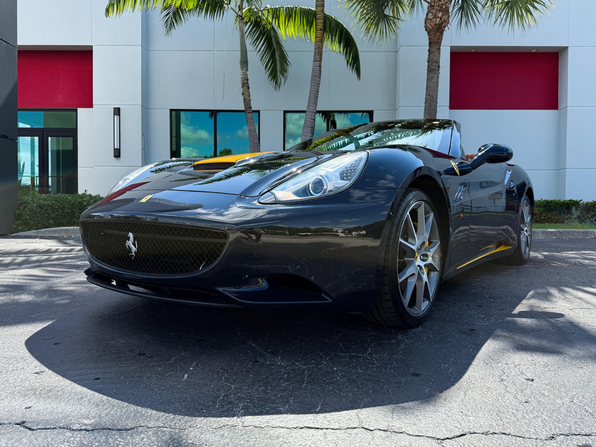 Used-2014-Ferrari-California