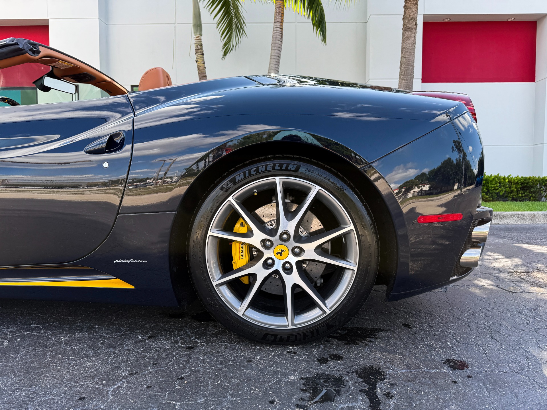 Used-2014-Ferrari-California