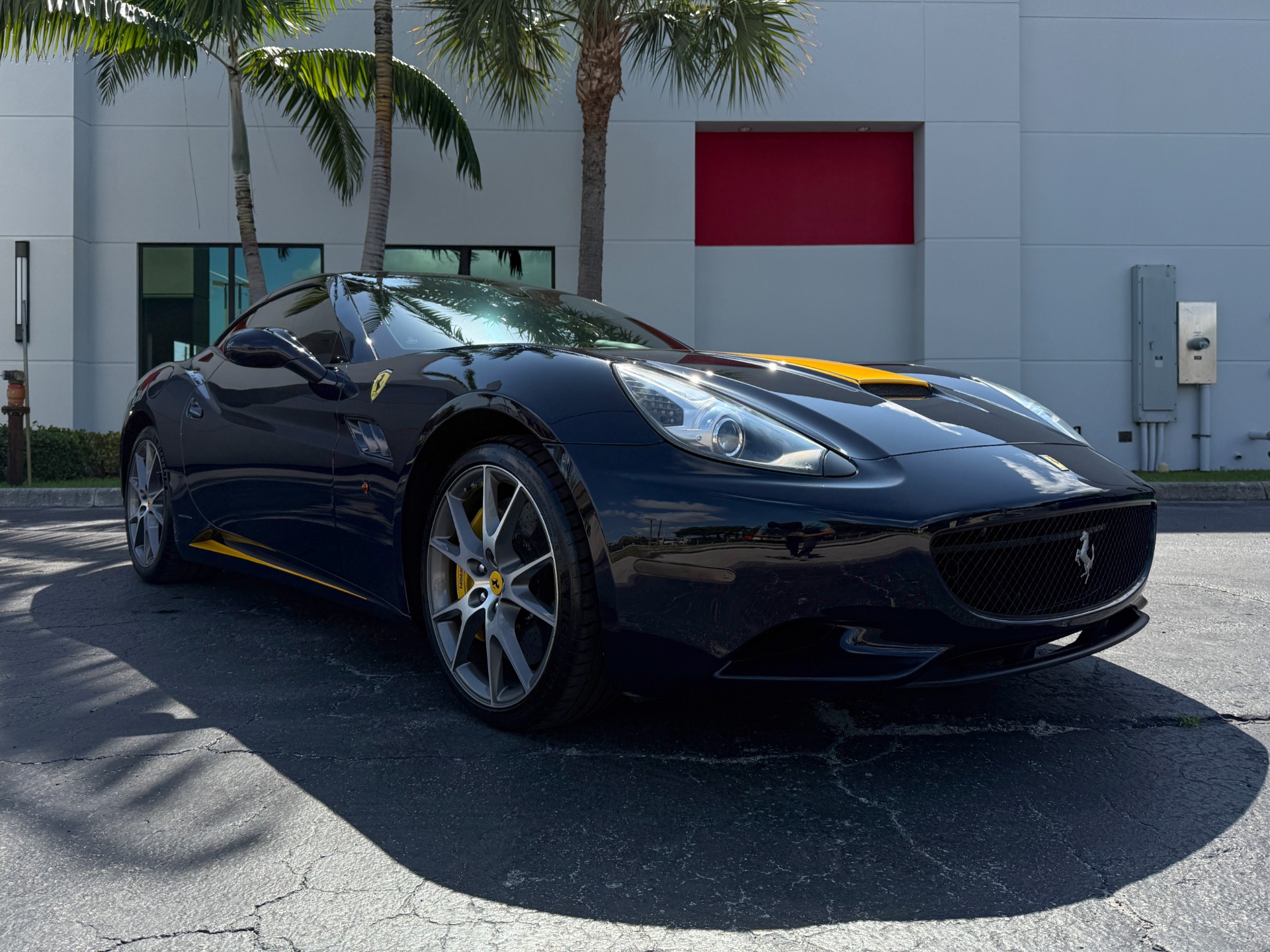 Used-2014-Ferrari-California