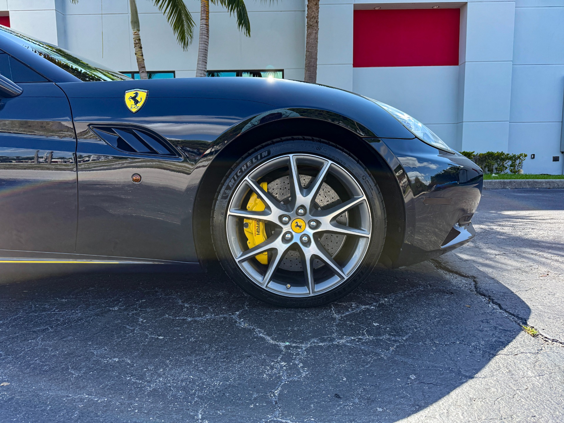 Used-2014-Ferrari-California