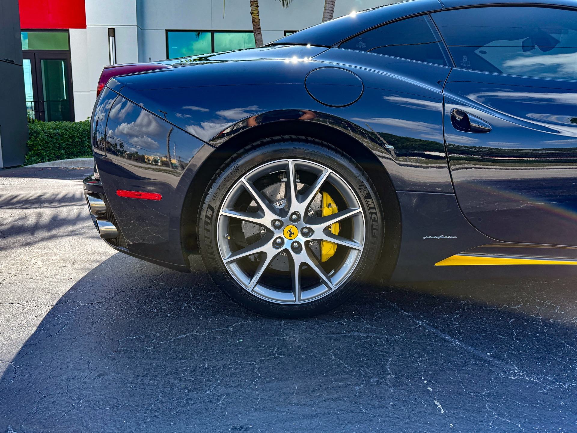 Used-2014-Ferrari-California
