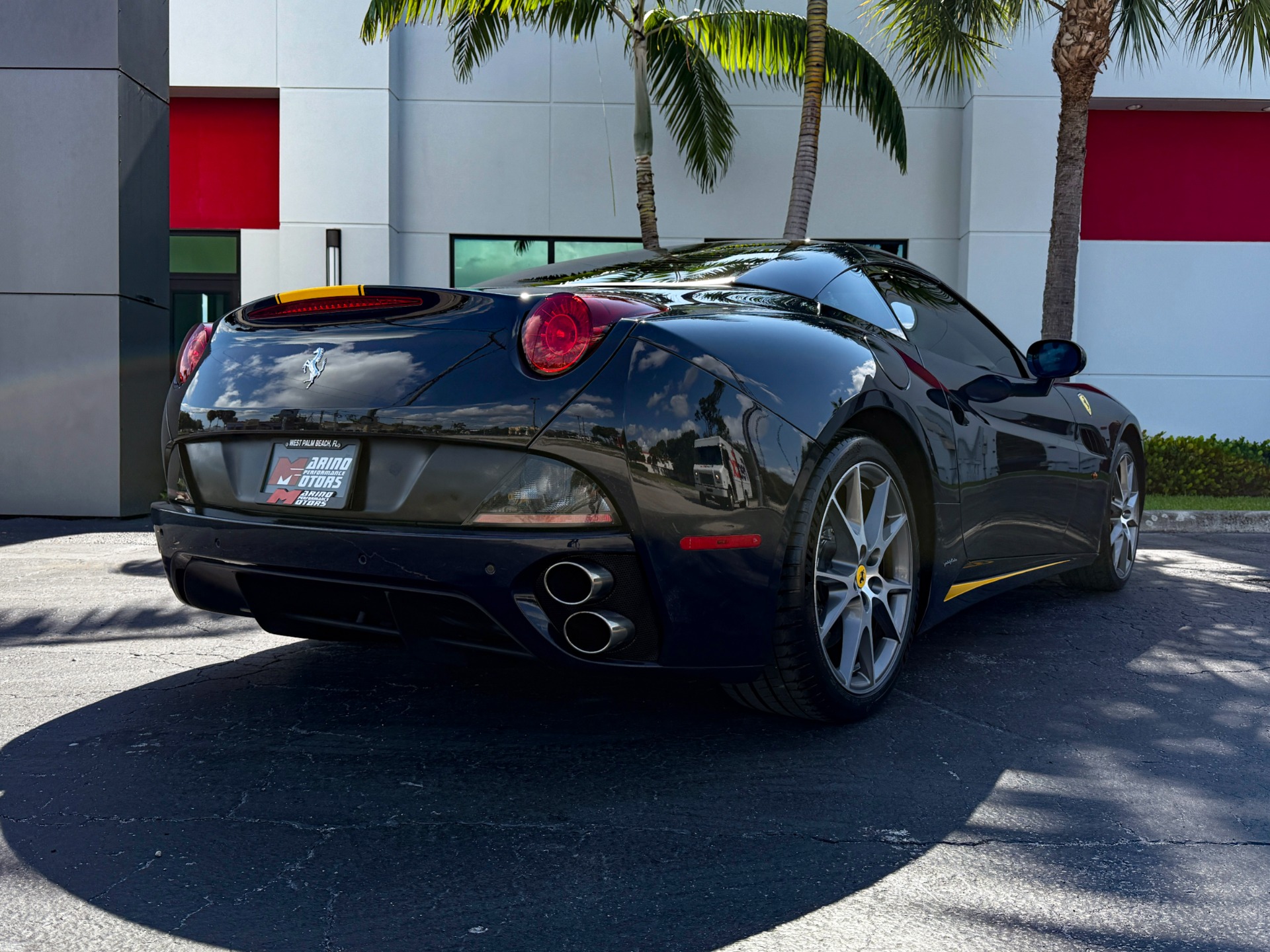Used-2014-Ferrari-California