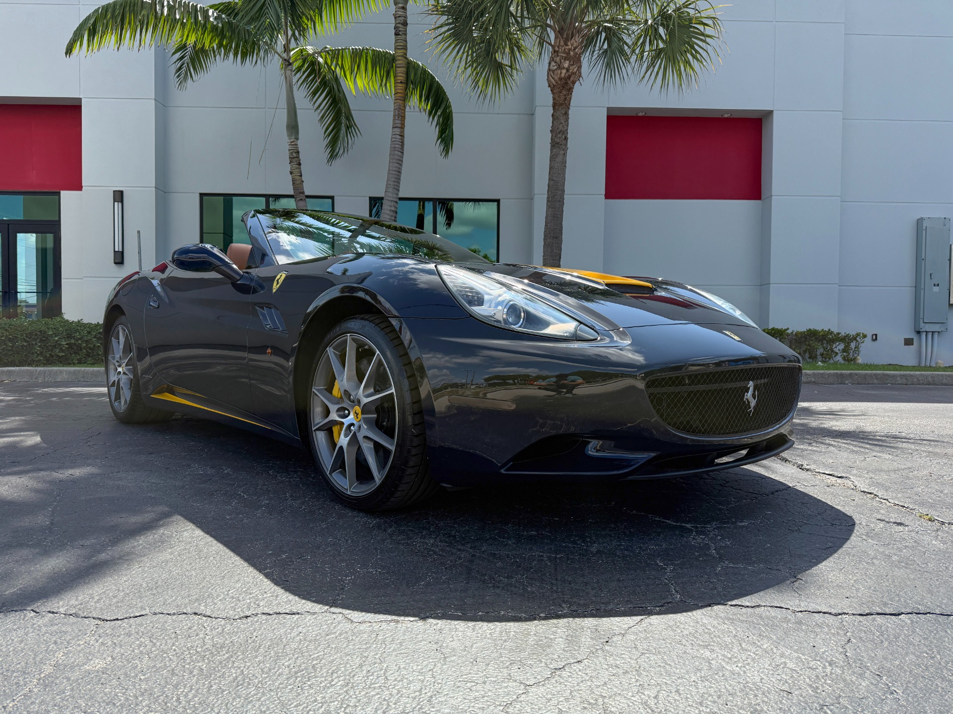 Used-2014-Ferrari-California