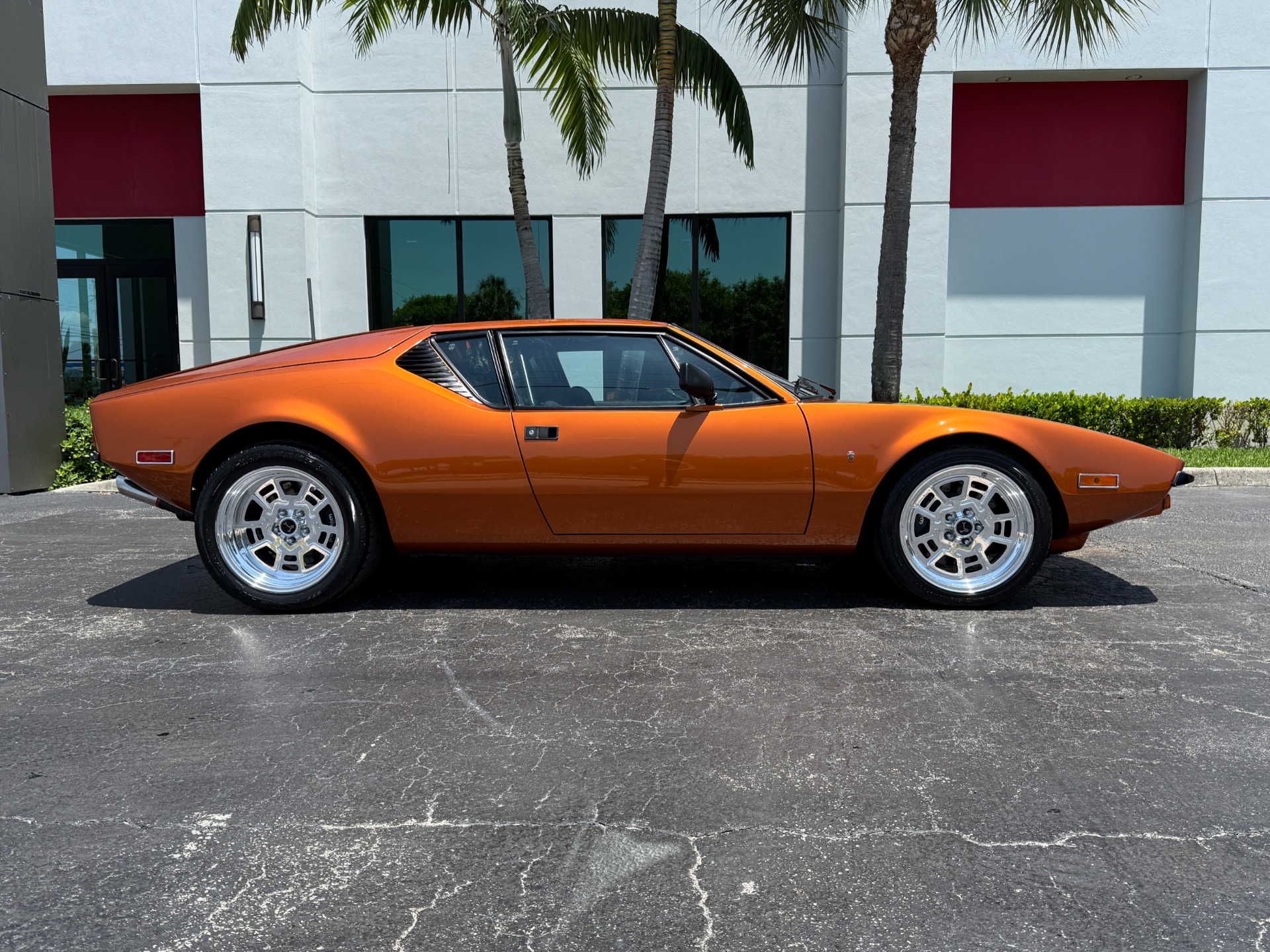 Used-1974-DeTomaso-Pantera