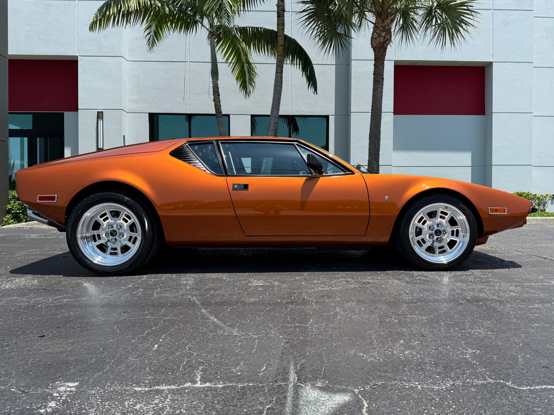 Used-1974-DeTomaso-Pantera