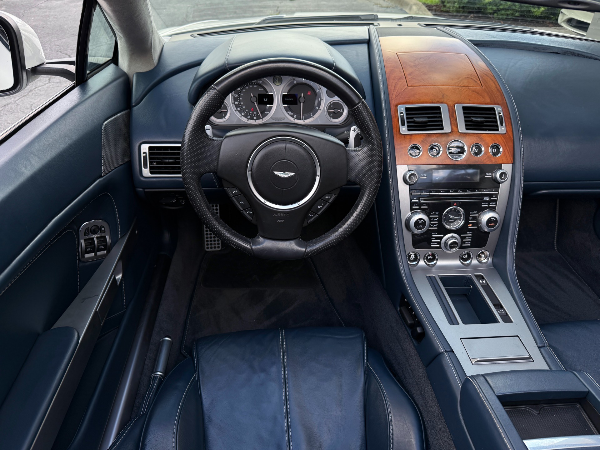 Used-2014-Aston-Martin-V8-Vantage-Roadster